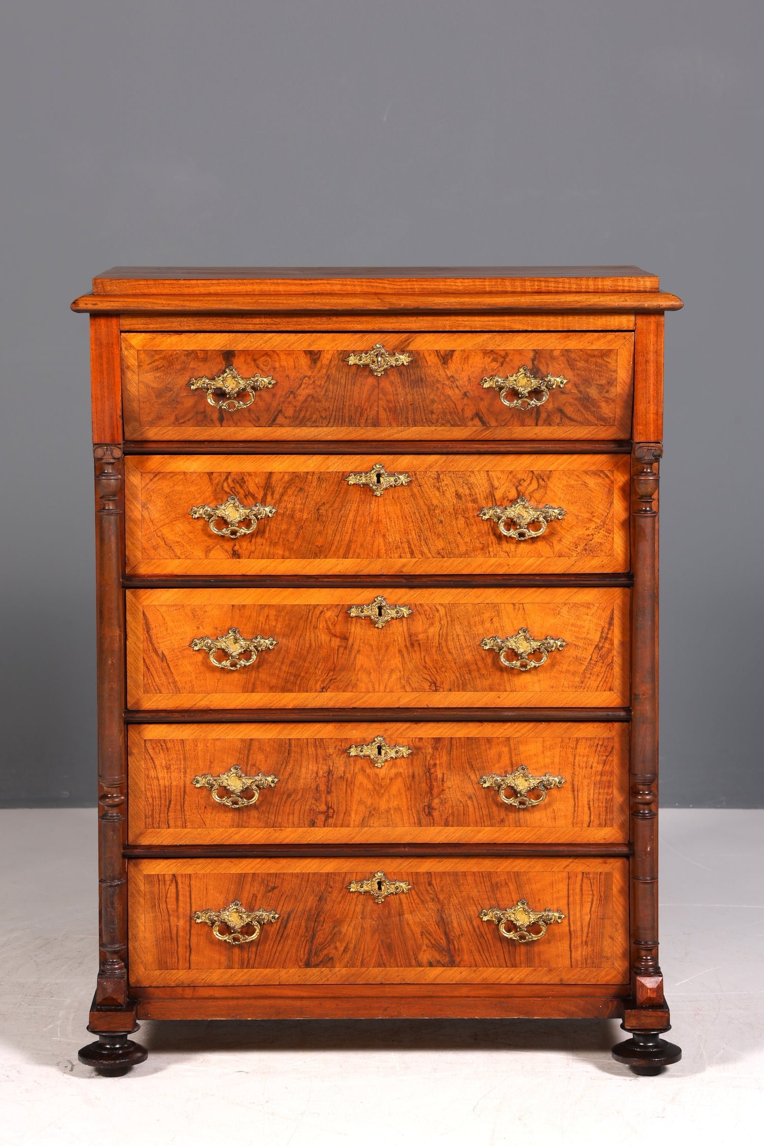 Beautiful Gründerzeit (late 19th-century) Louis Philippe chest of drawers, circa 1880