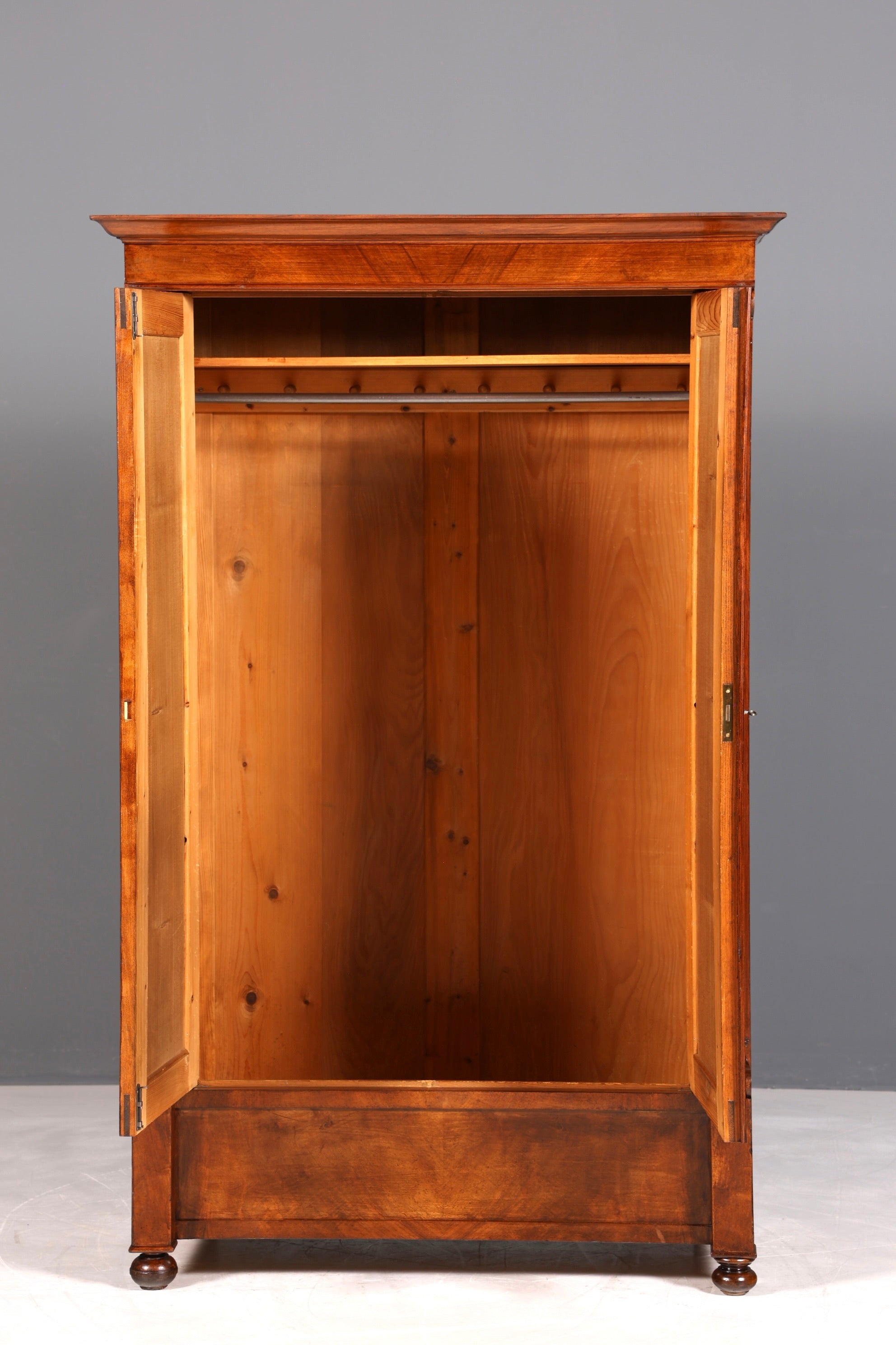 Edler Gründerzeit Schrank um 1880 Kleiderschrank Antik Jugendstil Wäscheschrank Dielenschrank