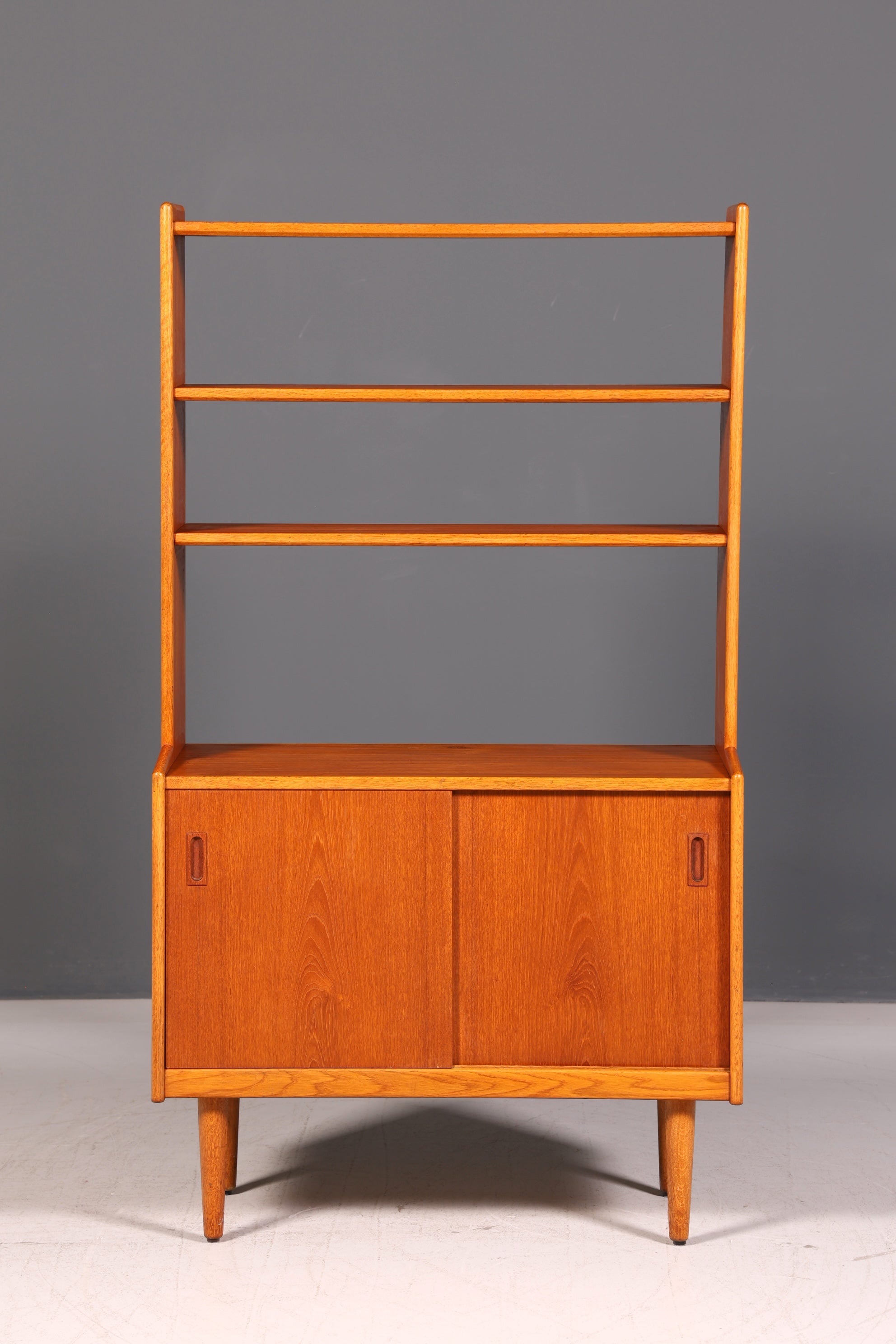 Schlichtes Mid Century Bücherregal Danish Design Schiebetür Teak Holz Vintage Schrank Regal