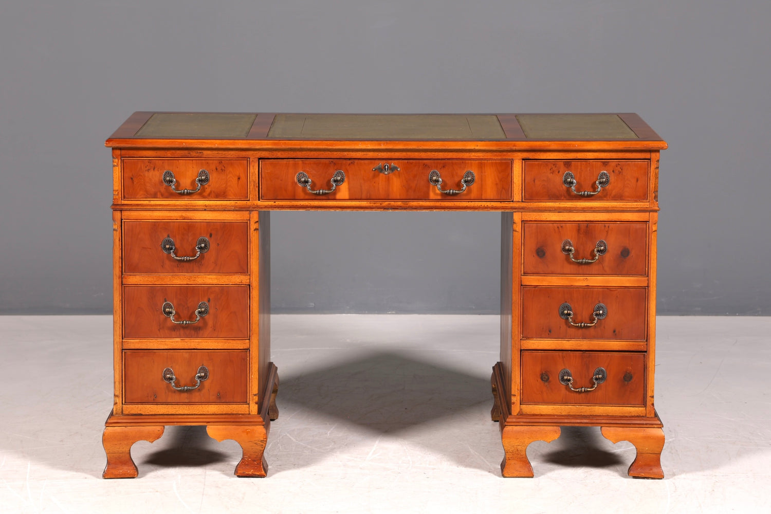 G072 Finish cm Wunderschöner Englischer Schreibtisch echt Lederauflage Bürotisch Antik Stil Office Desk