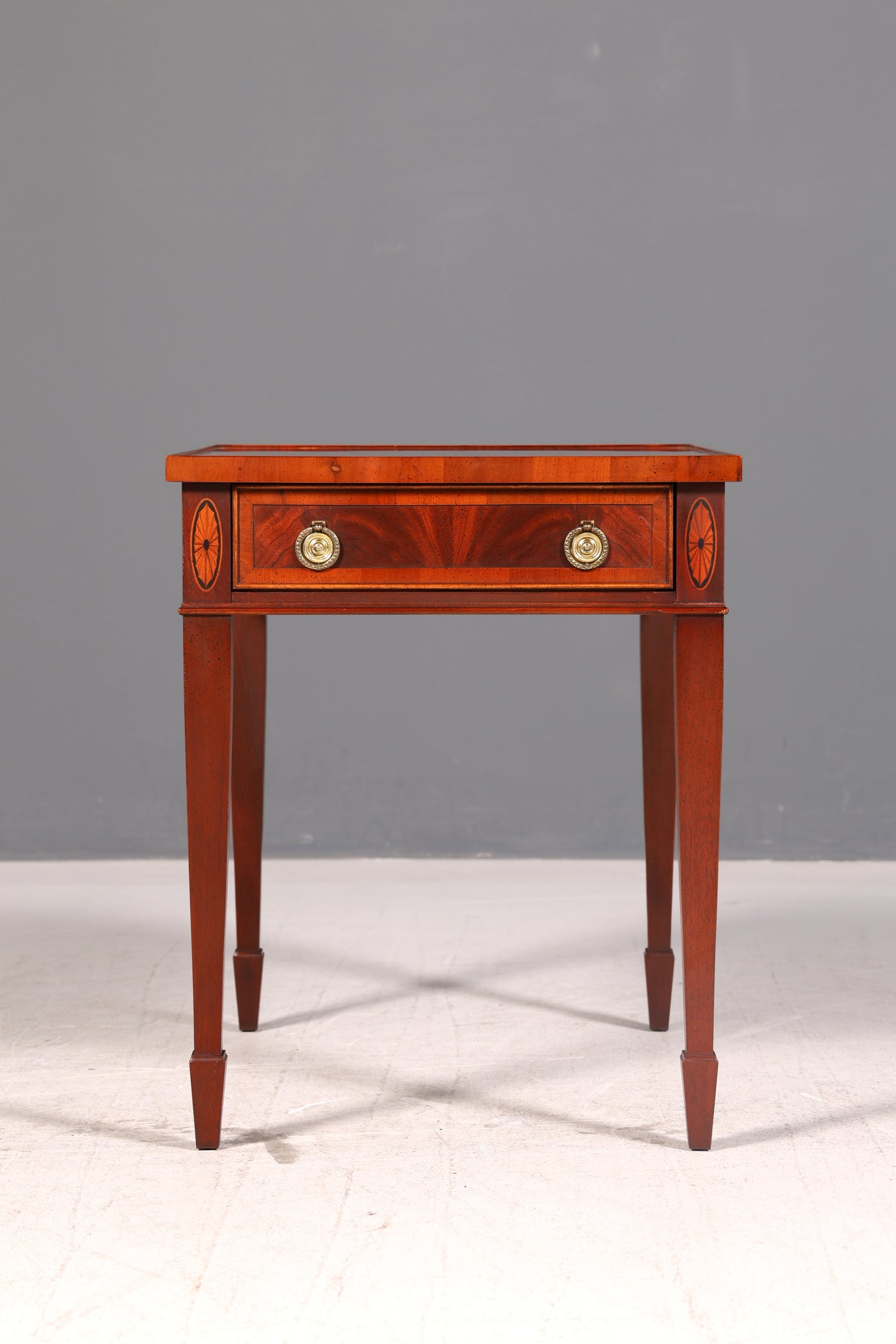 Edler Beistelltisch der Marke Hekman Mahagoni 60s Side Table Ablagetisch Vintage