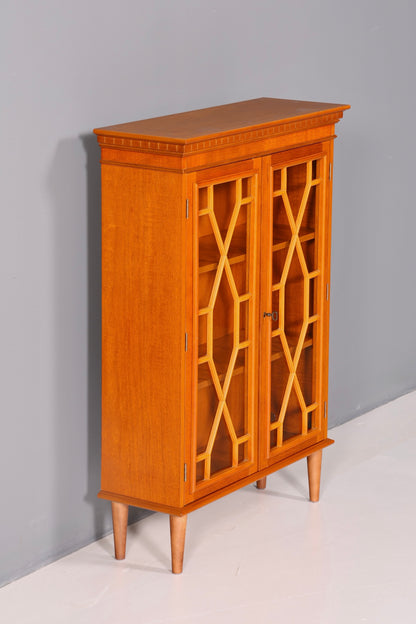 Wunderschöne Englische Vitrine Eibe Bücherschrank Glasvitrine 60s Vitrinenschrank Schrank Vintage
