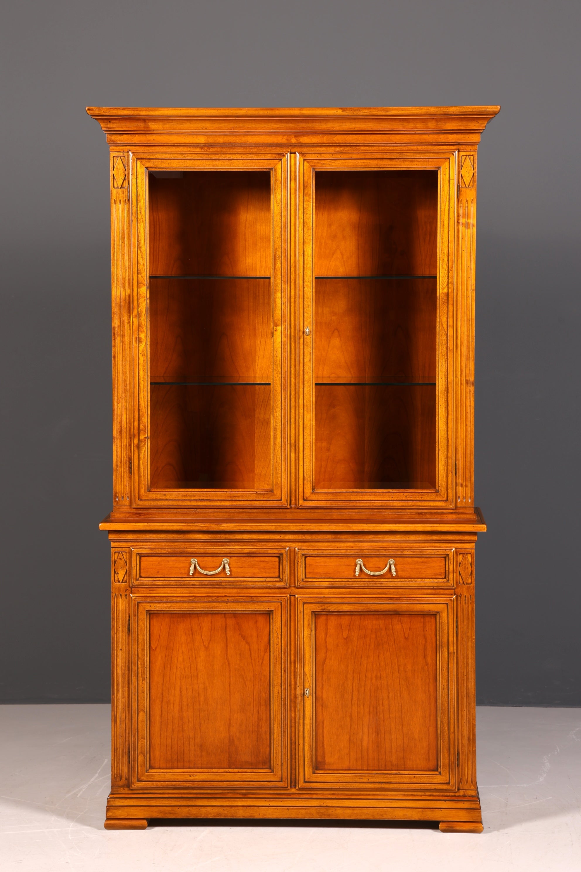 Edle Original Selva Vitrine Antik Stil massiv Holz Buffet Villa Borghese Schrank Bibliothek