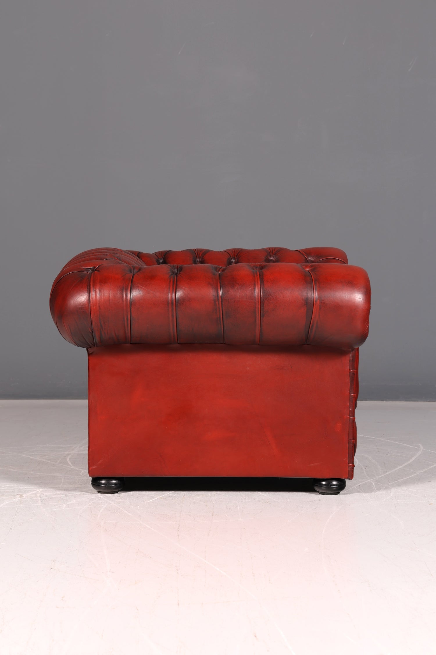 Stilvoller Original Chesterfield Sessel Oxblood Echtleder Englischer Armlehnsessel Herrensessel Antik Ledersessel