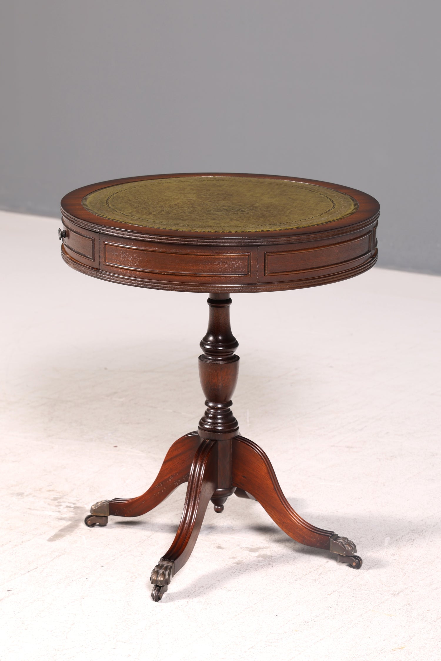 Edler Englischer Trommeltisch Mahagoni Beistelltisch Drum Table mit grüner Lederauflage Antik Vintage