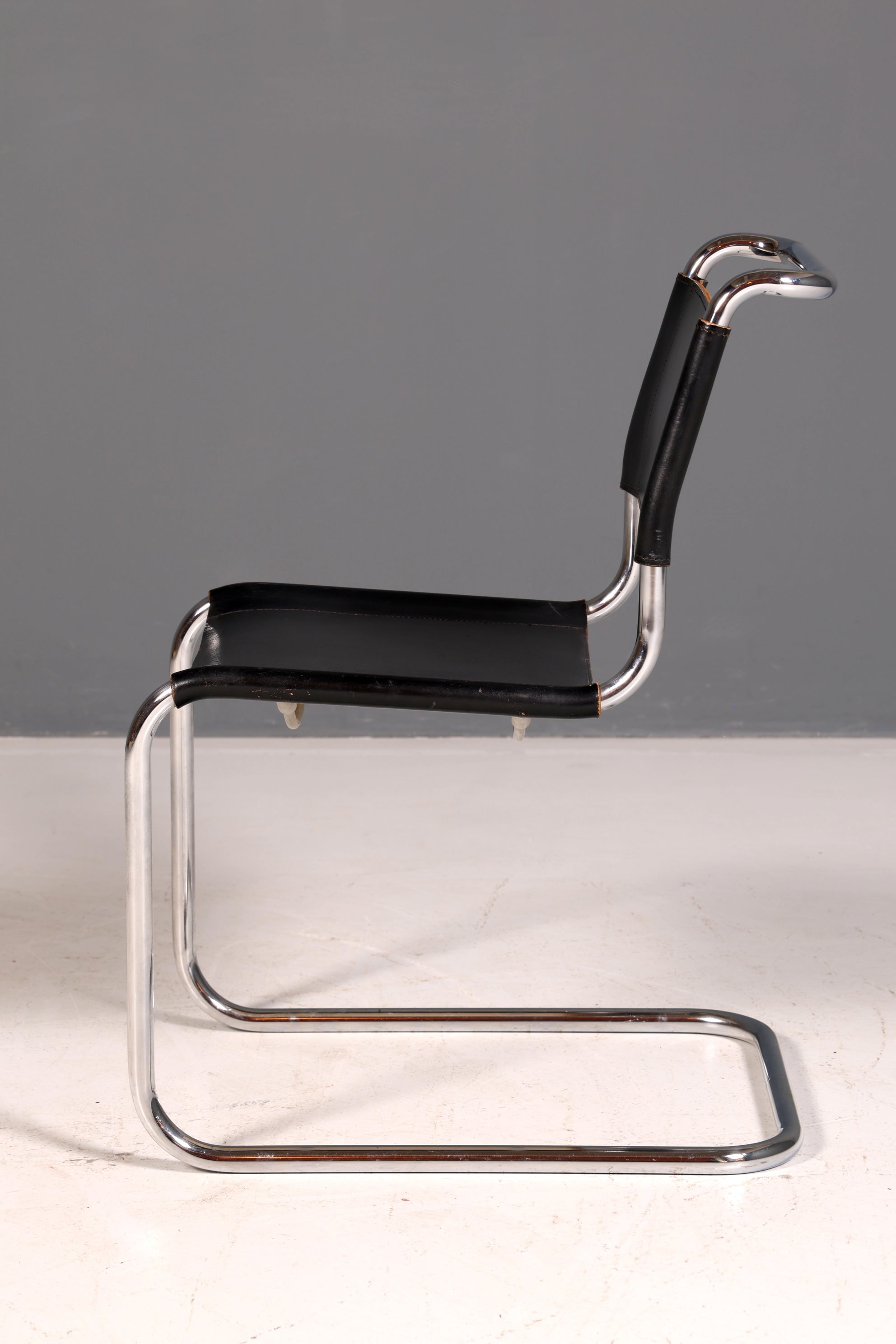 Edler Original Thonet Freischwinger Stuhl Chrom Leder Schwarz Bauhaus Designklassiker Kragstuhl Esszimmer Stuhl Vintage 2 von 2