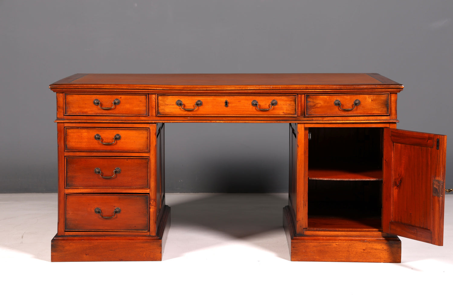 Prachtig Engels mahoniehouten bureau Kantoortafel Antiek kantoor bureau Partnerdesk Bureau