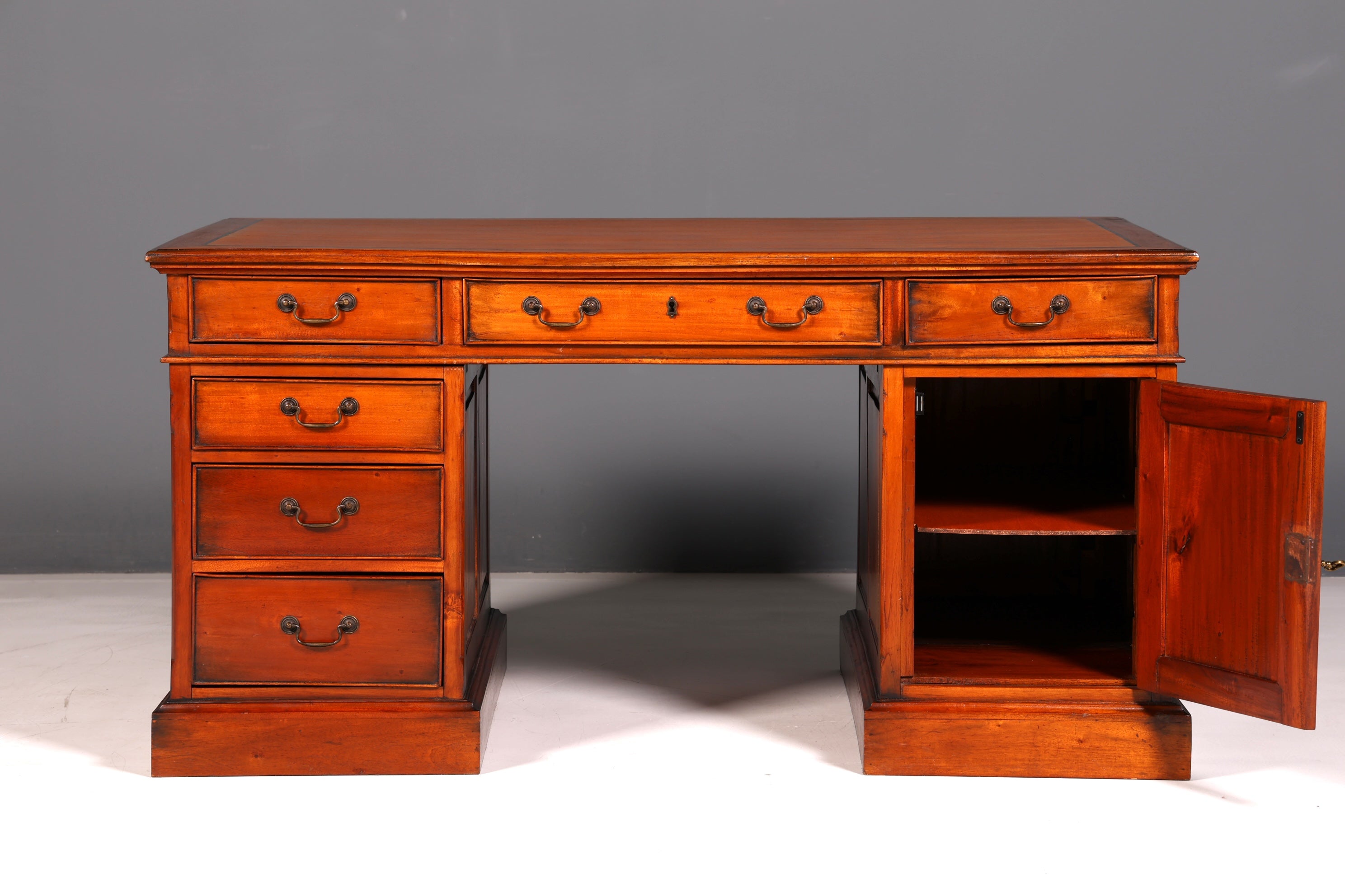 Prachtig Engels mahoniehouten bureau Kantoortafel Antiek kantoor bureau Partnerdesk Bureau