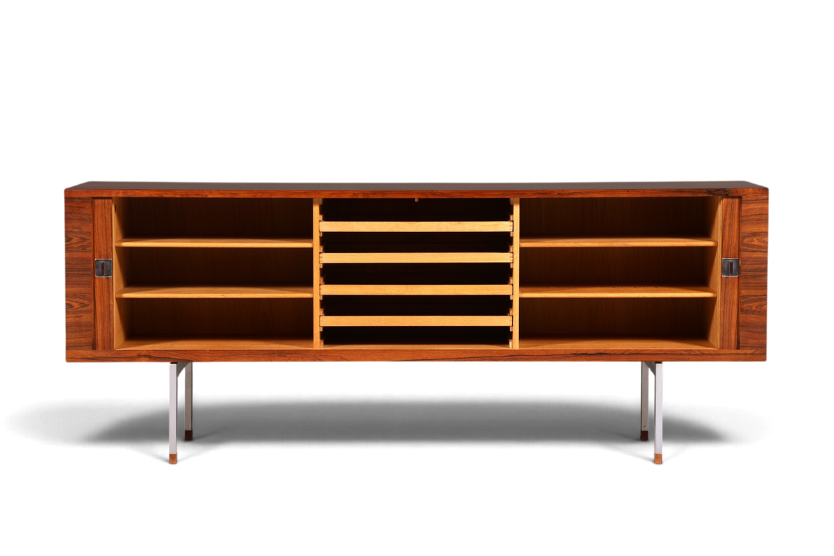 Beeindruckendes Original Hans J. Wegner für RY Møbler Modell RY 25 Sideboard Palisander Holz TV Kommode Vintage Schiebetür Schrank 2 von 2