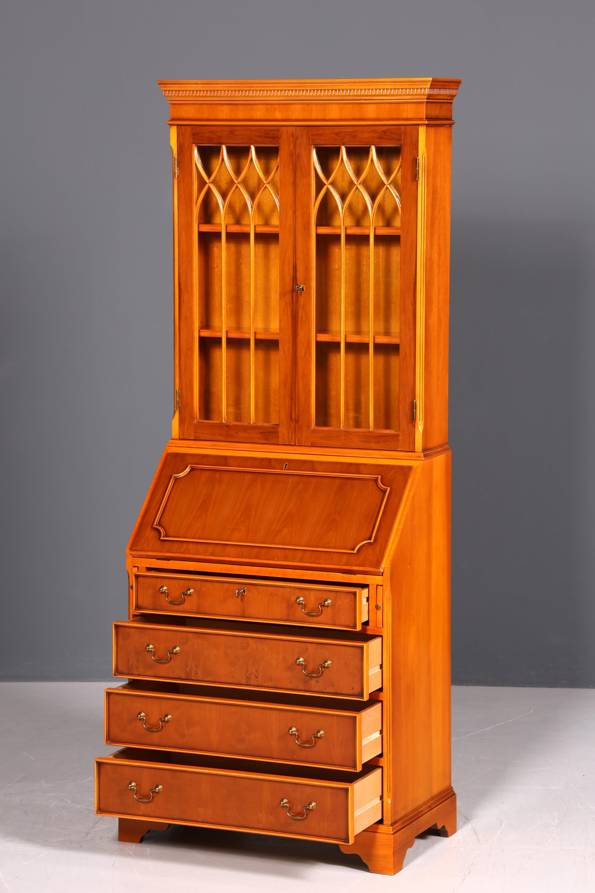 Wunderschöner Englischer Sekretär Büro Aufsatzsekretär Eibe Antik Stil Vitrinen Schrank UK