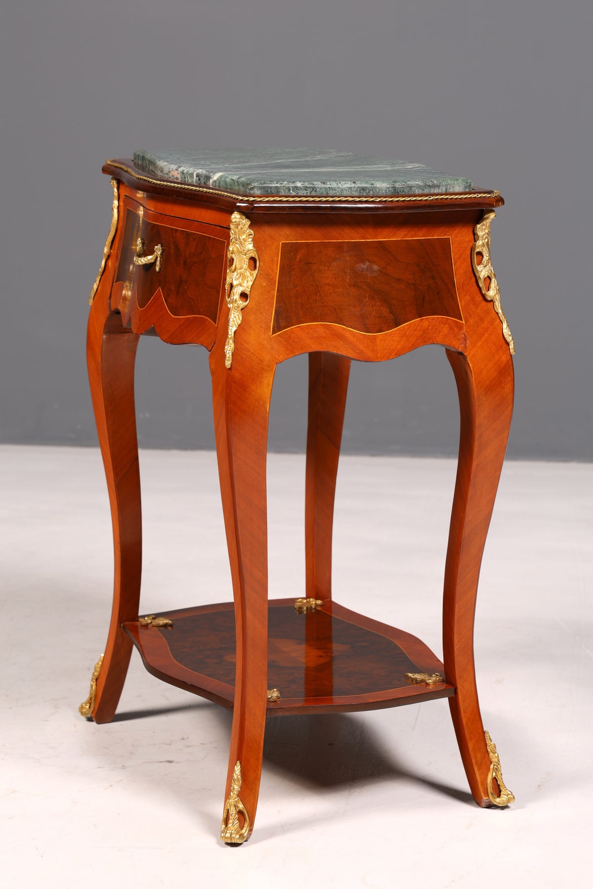 Prachtige Louis XV-bijzettafel in barokstijl, marmeren commode en telefoontafel