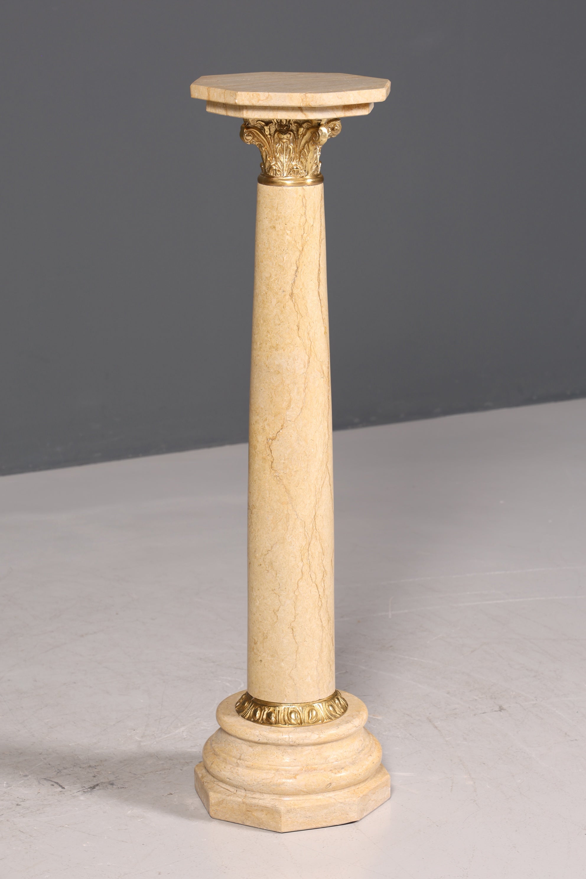 Wunderschöne Barock Stil Säule Louis XV Marmor Blumensäule Naturstein Beige Sockel Ablage 2 von 2