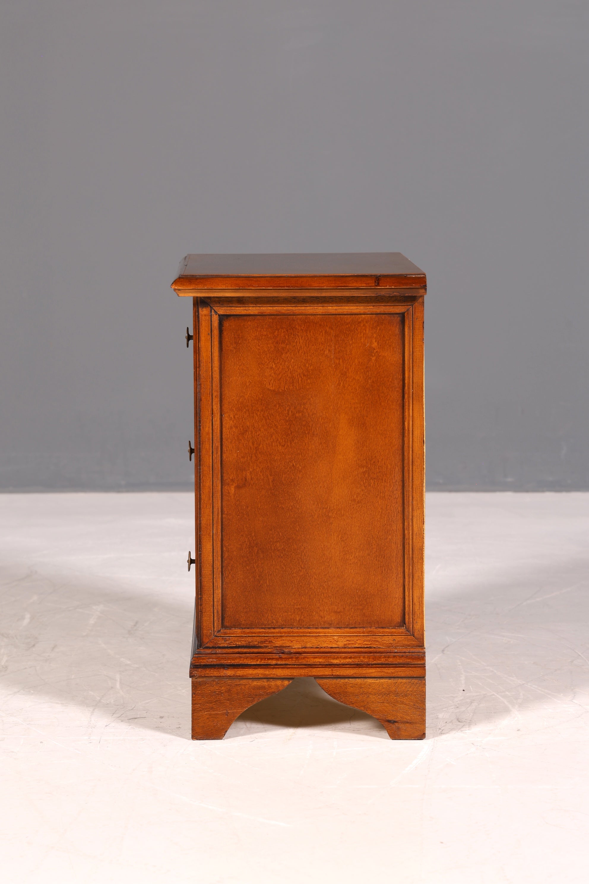 G111 Finish Wunderschöne Englische Kommode Holz TV Schrank Antik Sideboard