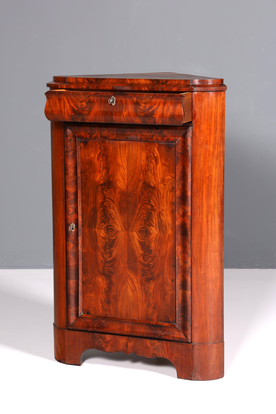 Wunderschöner Biedermeier Eckschrank Vertiko Antik Mahagoni Schrank um 1860