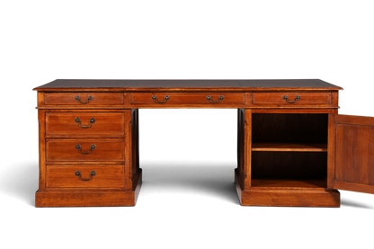 Hauptstadt Möblerei englischer XXL Partnerdesk aus massivem Holz mit Schubladen und Schrankfach im Vintage-Stil