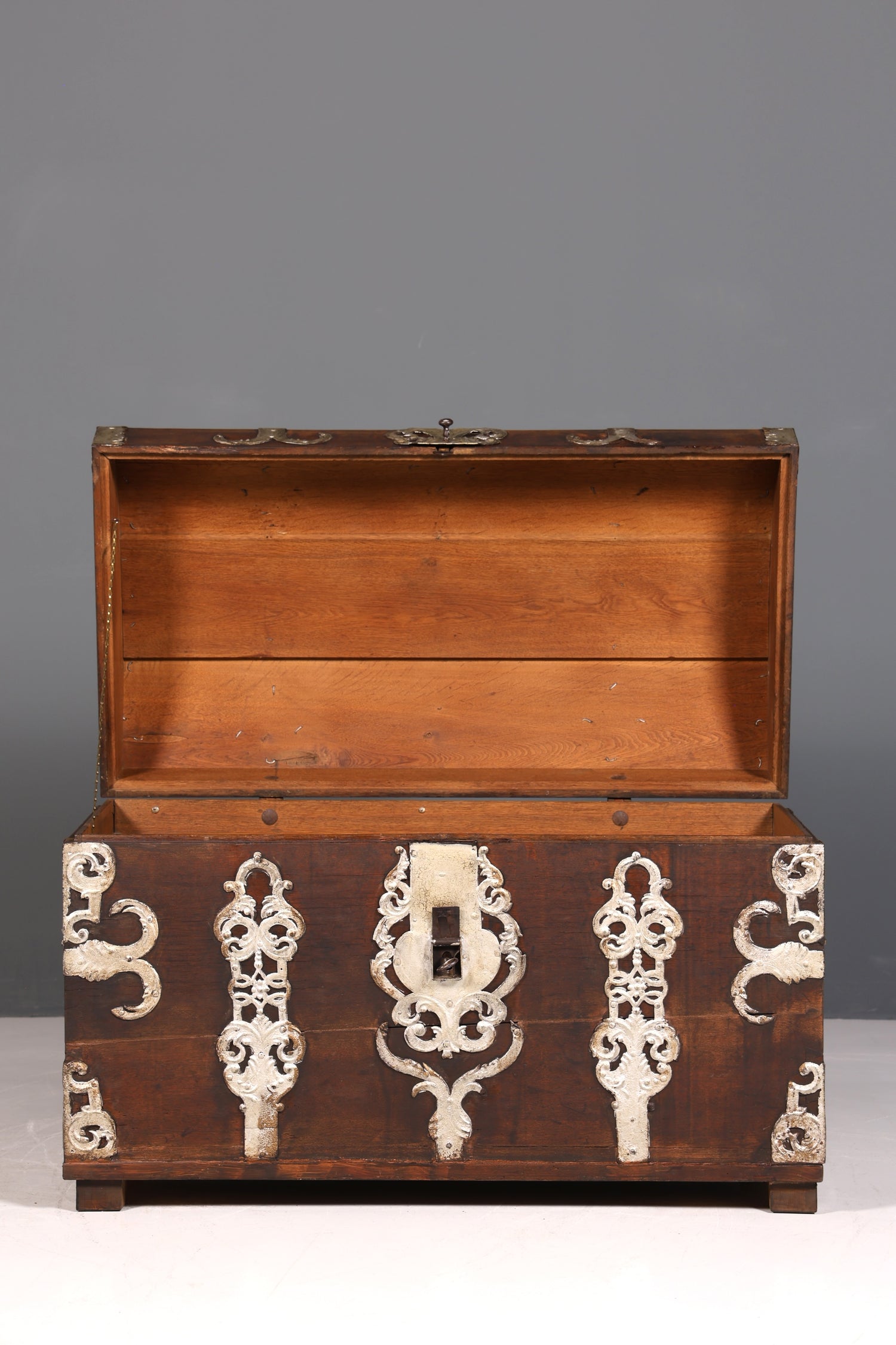 Magnificent original Baroque chest circa 1758, linen chest, solid oak wood, dowry chest, antique box