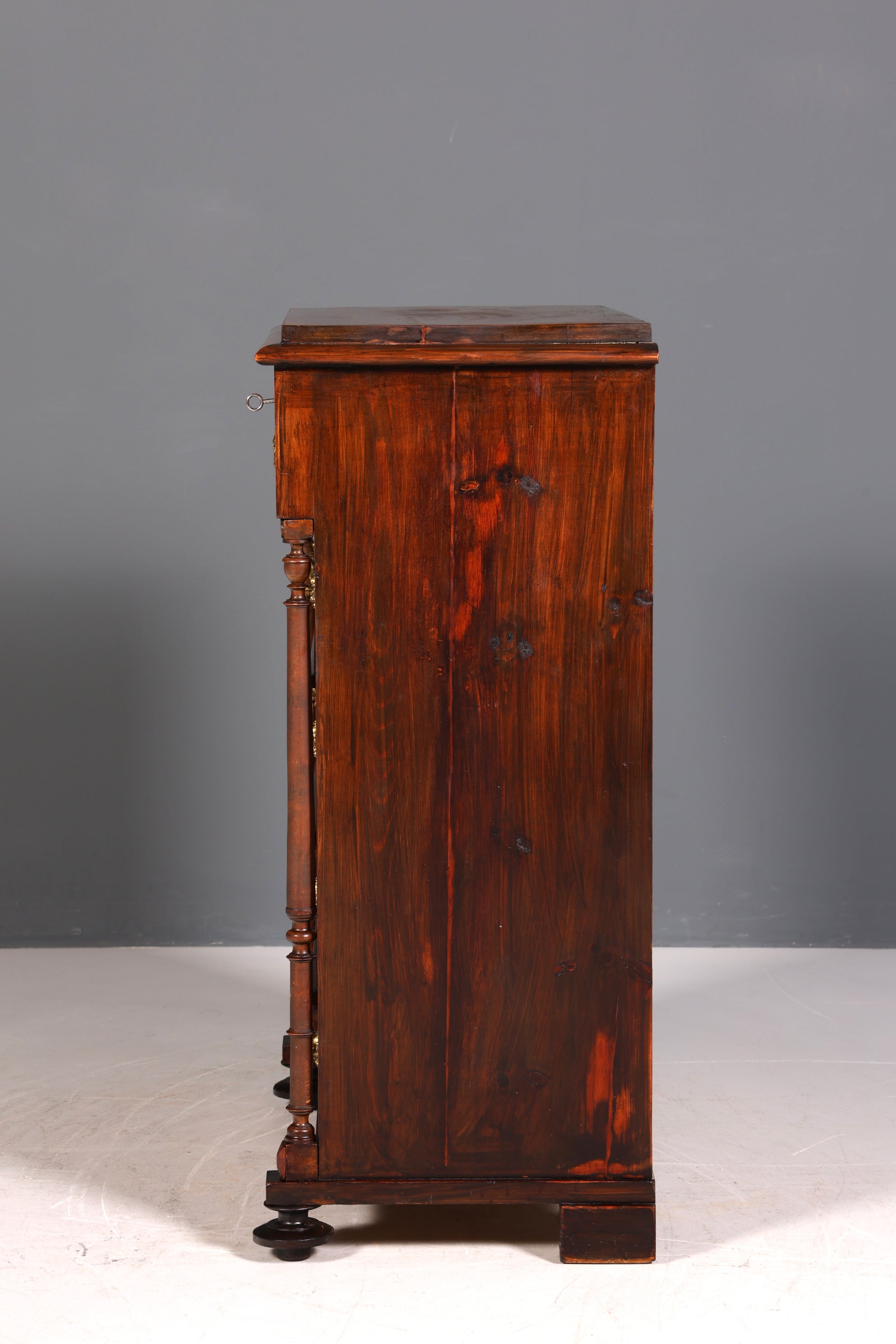 Beautiful Gründerzeit (late 19th-century) Louis Philippe chest of drawers, circa 1880
