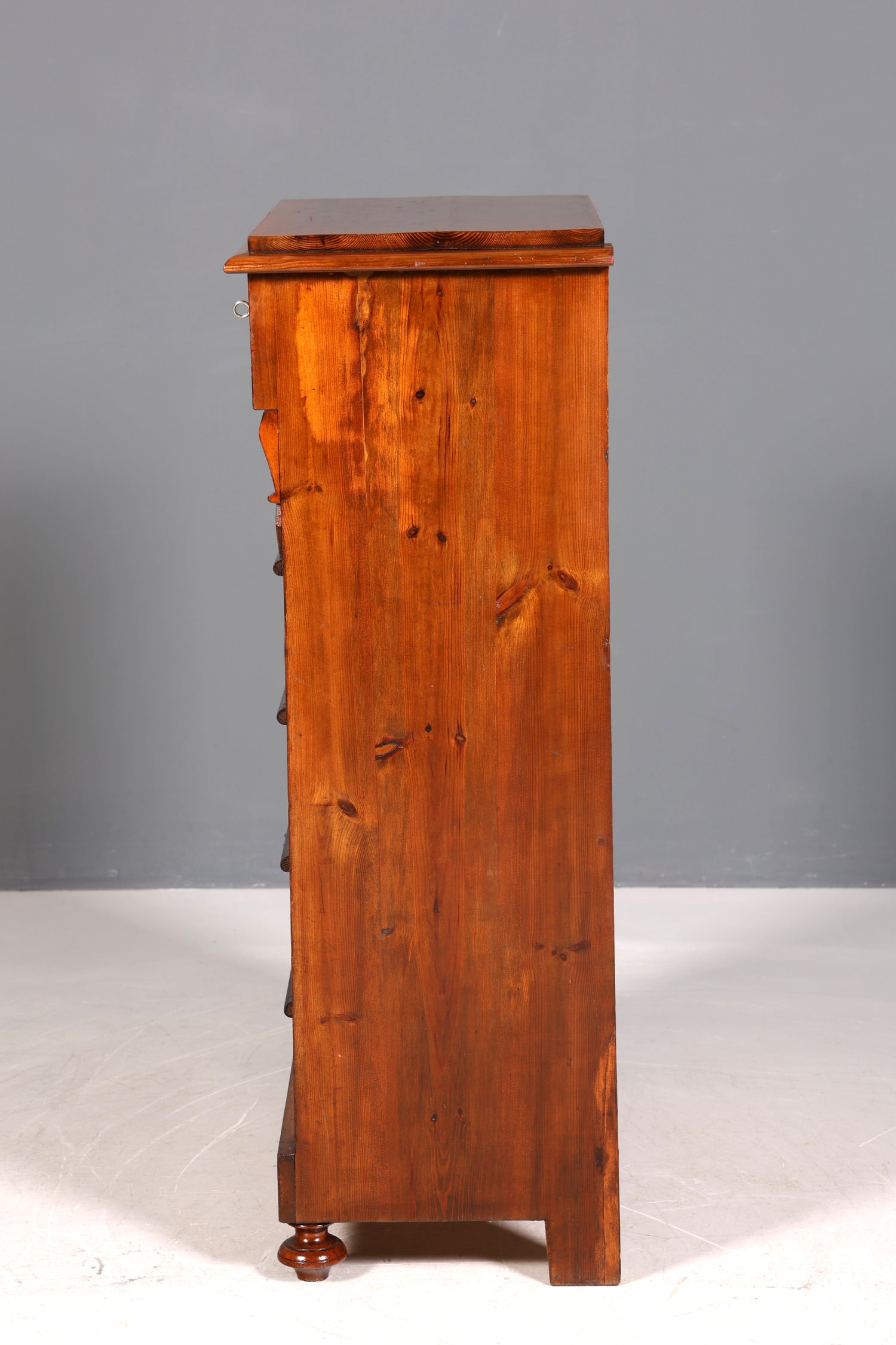 Stylish Gründerzeit chest of drawers circa 1890, Art Nouveau vertiko, antique chiffonier, linen chest