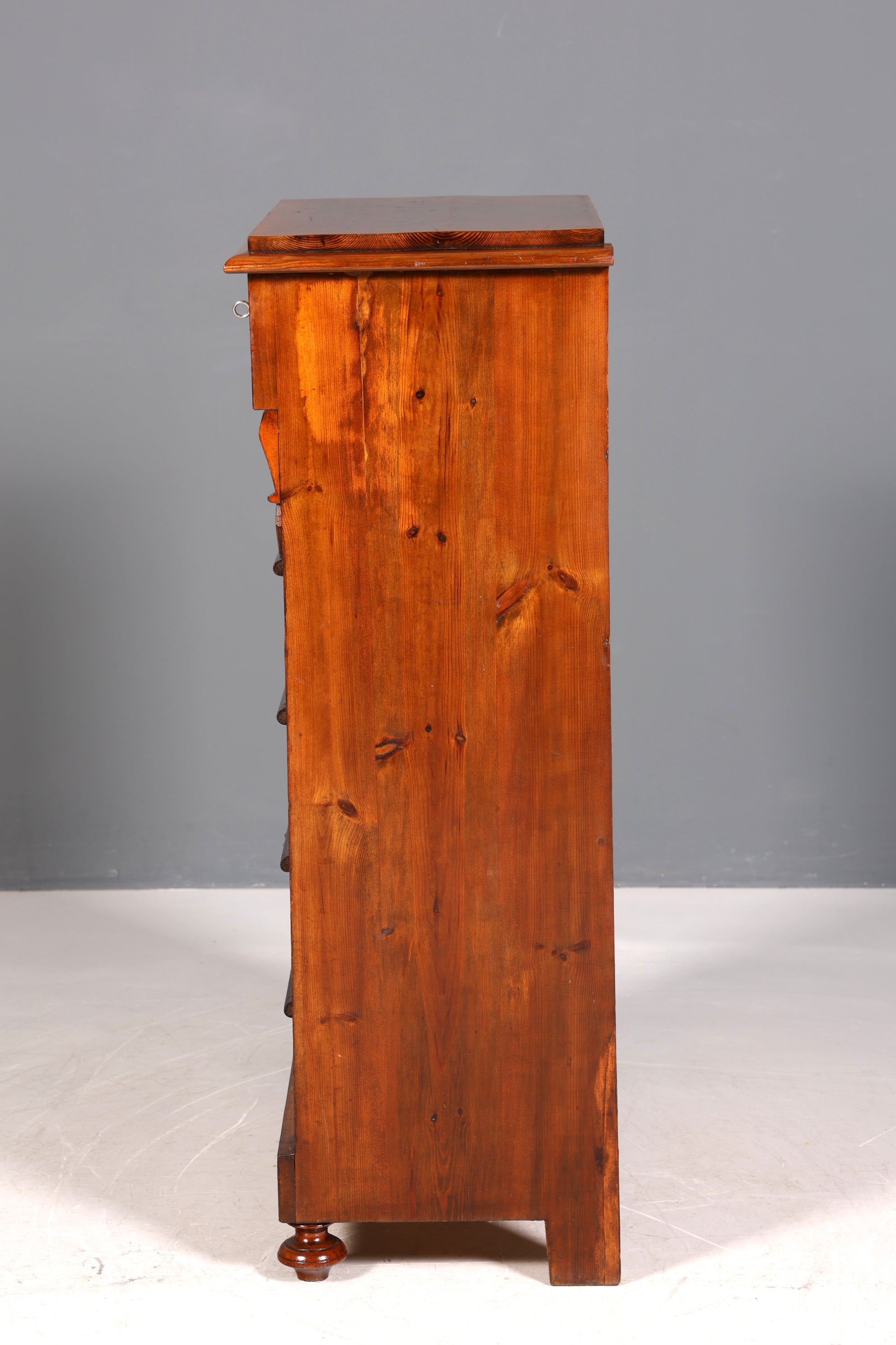 Stylish Gründerzeit chest of drawers circa 1890, Art Nouveau vertiko, antique chiffonier, linen chest