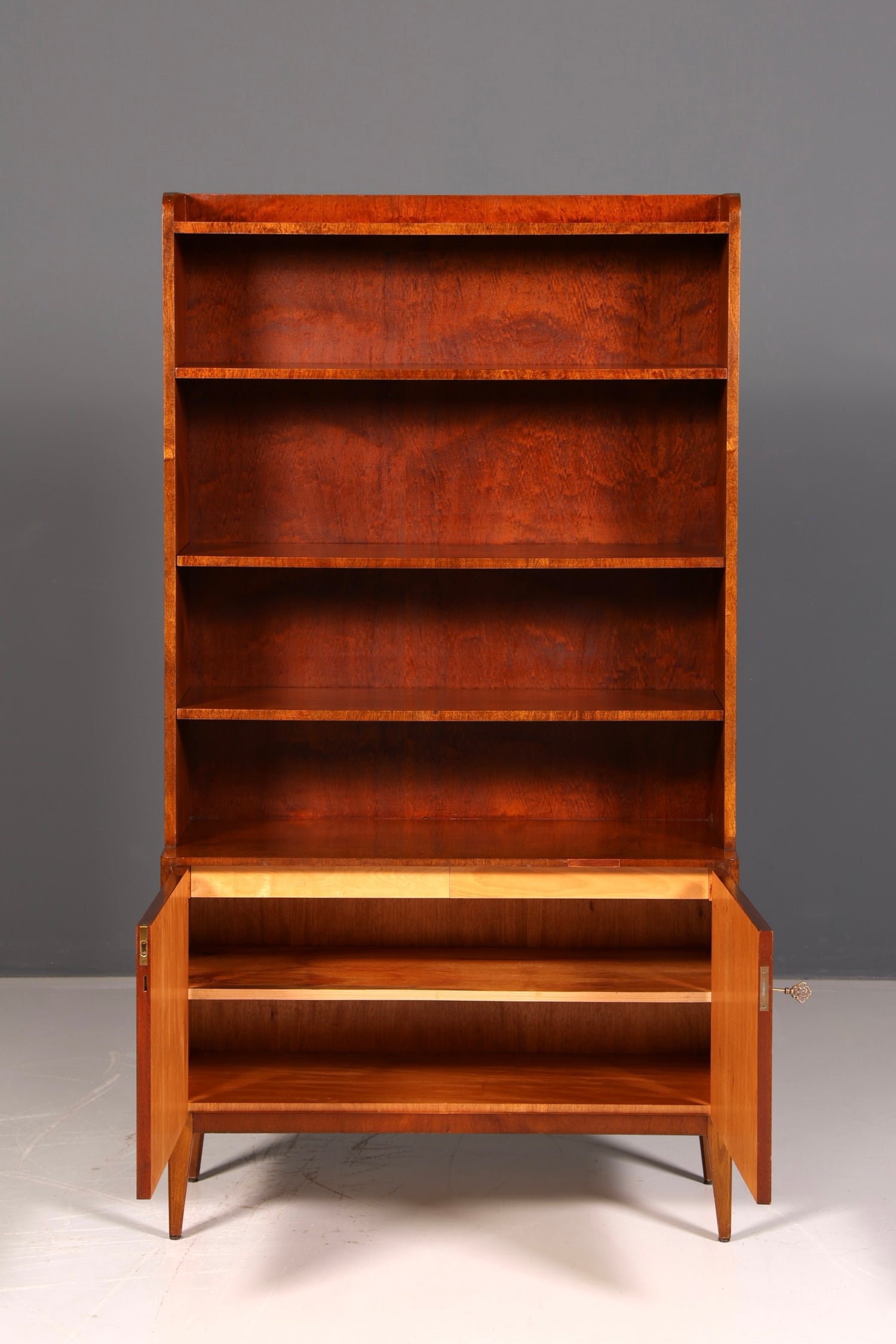Schlichtes Mid Century Bücherregal Danish Design Regal Schrank Nussbaum Vintage Retro 60s Holz