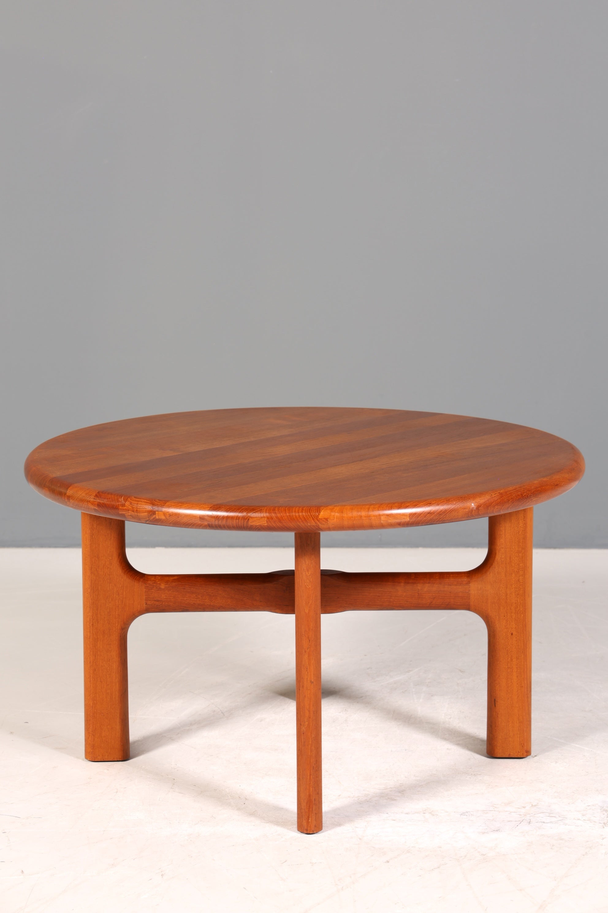 Wunderschöner Mid Century Tisch Danish Design Teak Holz Couchtisch Made in Denmark Ablagetisch