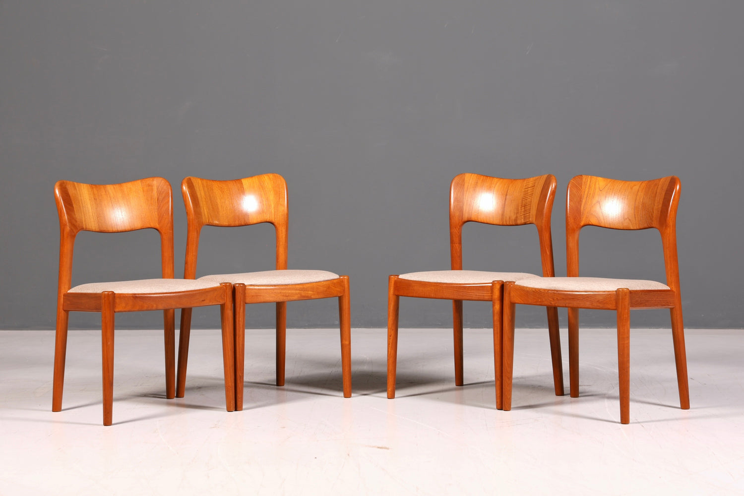 4x Edle Mid Century Stühle der Marke Niels Koefoed Koefoeds Hornslet Modell 177 Teak Stuhlset Danish Design Esszimmerstühle Küchenstühle
