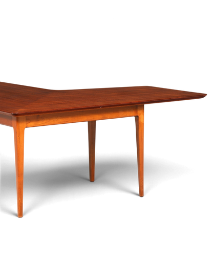 Hauptstadt Möblerei Mid-Century Couchtisch aus Holz mit elegantem Design und konischen Beinen im 70er Jahre Stil