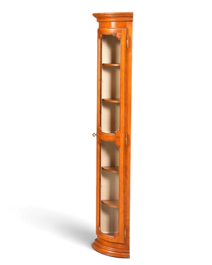 Hauptstadt Möblerei Selva Eckvitrine aus massivem Holz im antiken Stil mit Glasfront und dekorativer Patina