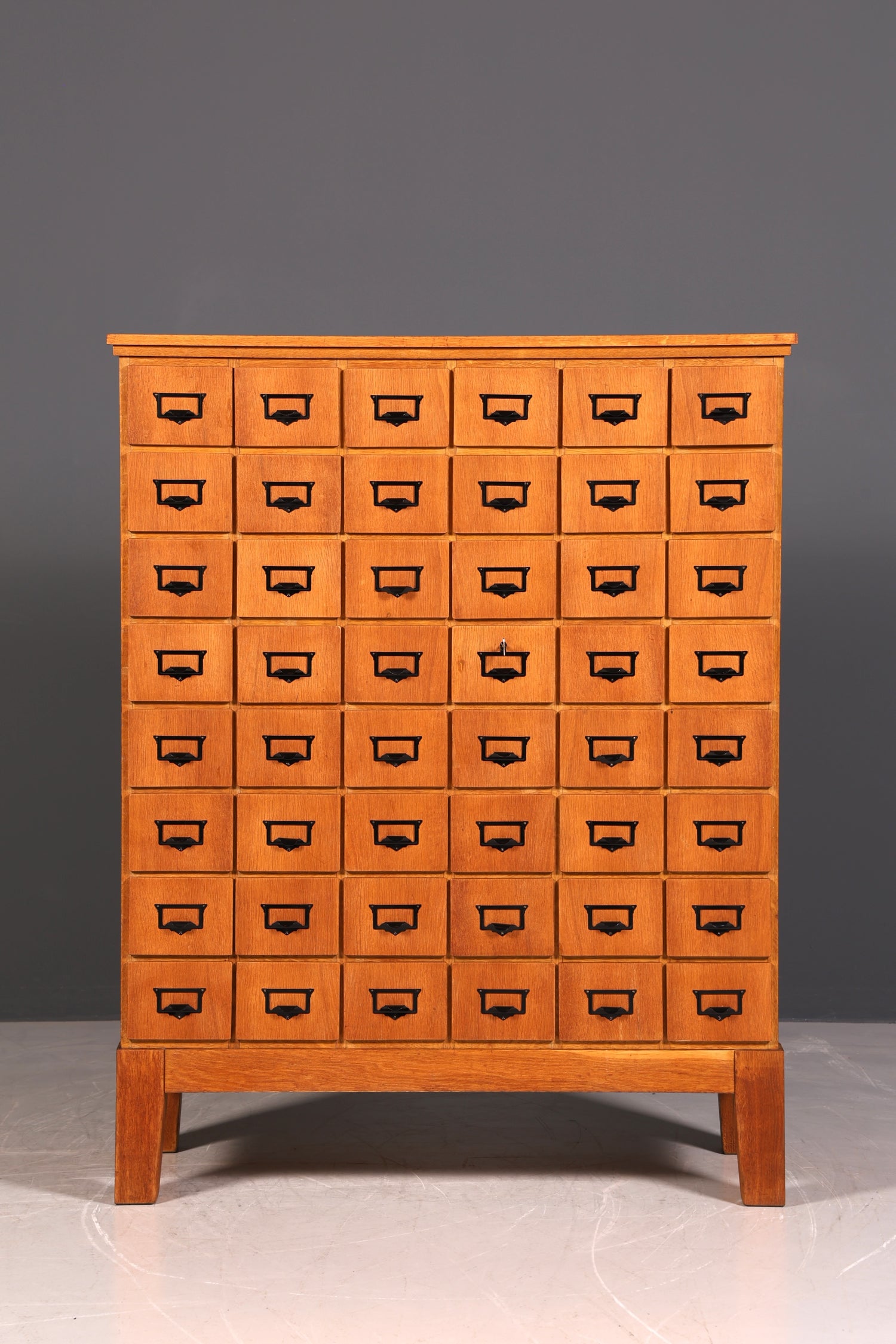 G245 Finish Wunderschöne Mid Century Kommode Vintage Bauhaus Apotheker Schrank Retro Schubladenkommode (Kopie)