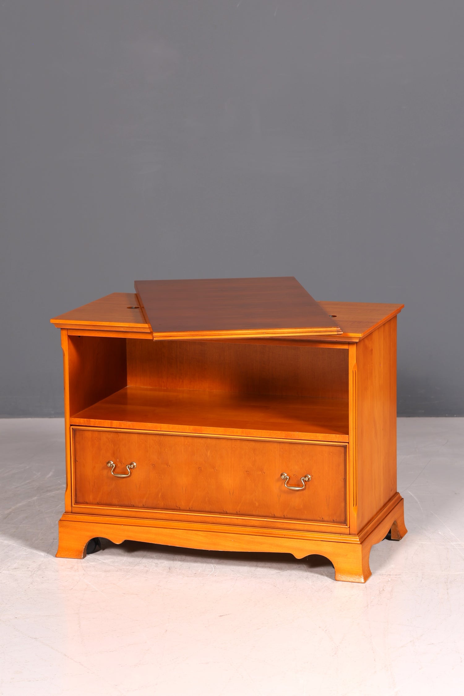 G022 Finish cm Traumhafte Englische Eibe Kommode echt Holz Schrank Antik 60er Jahre Möbel