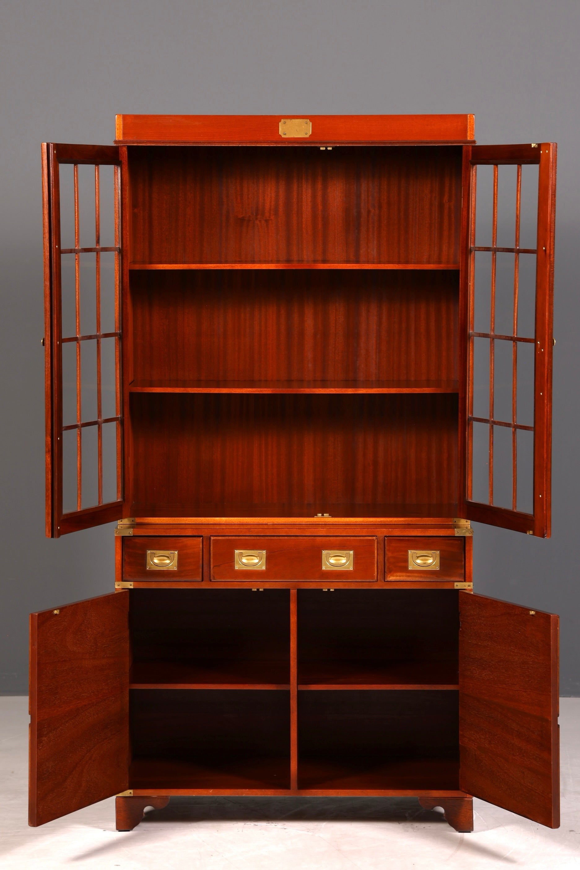 Beeindruckender Maritimer Vitrinenschrank Englischer Schrank echt Holz Bibliothek Englische Anrichte