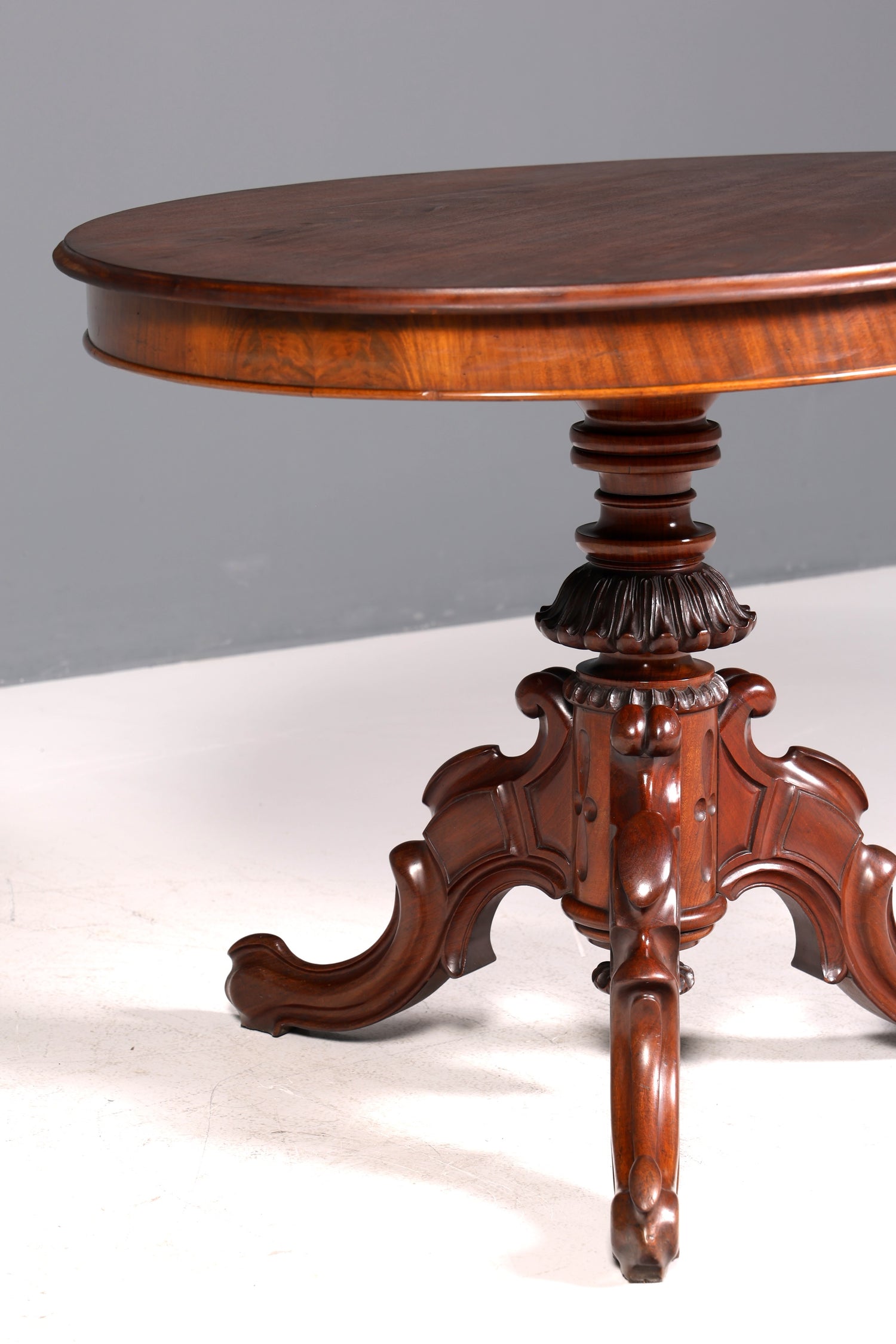 Dreamlike oval Louis Philippe table, Gründerzeit style dining table, antique kitchen table