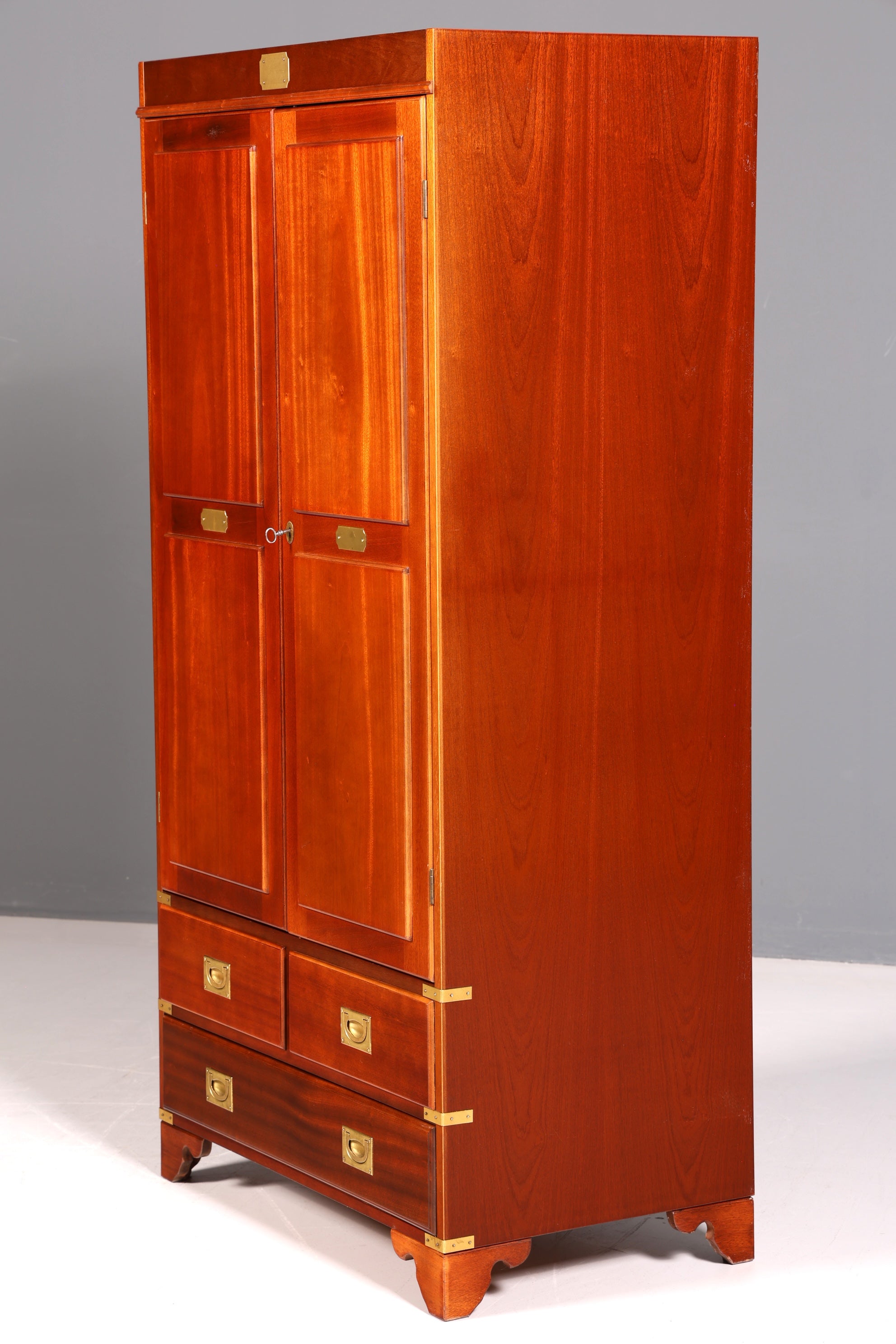 Beeindruckender Maritimer Schrank Englischer Schiffs Kleiderschrank Englisch Antik Wäscheschrank Dielenschrank