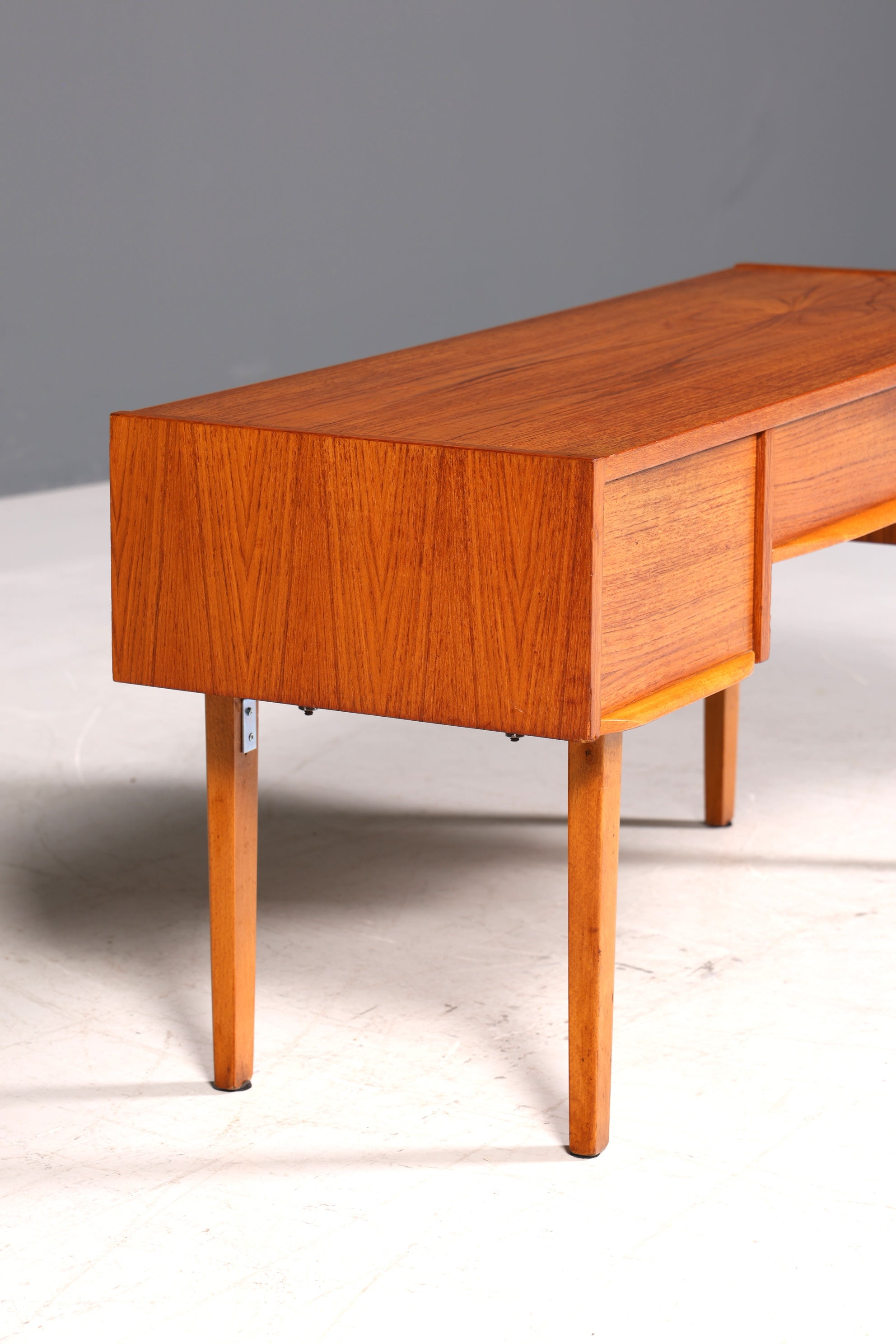 Wunderschönes Mid Century Kommode Danish Design Vintage TV Sideboard 60s Schrank Flurkommode