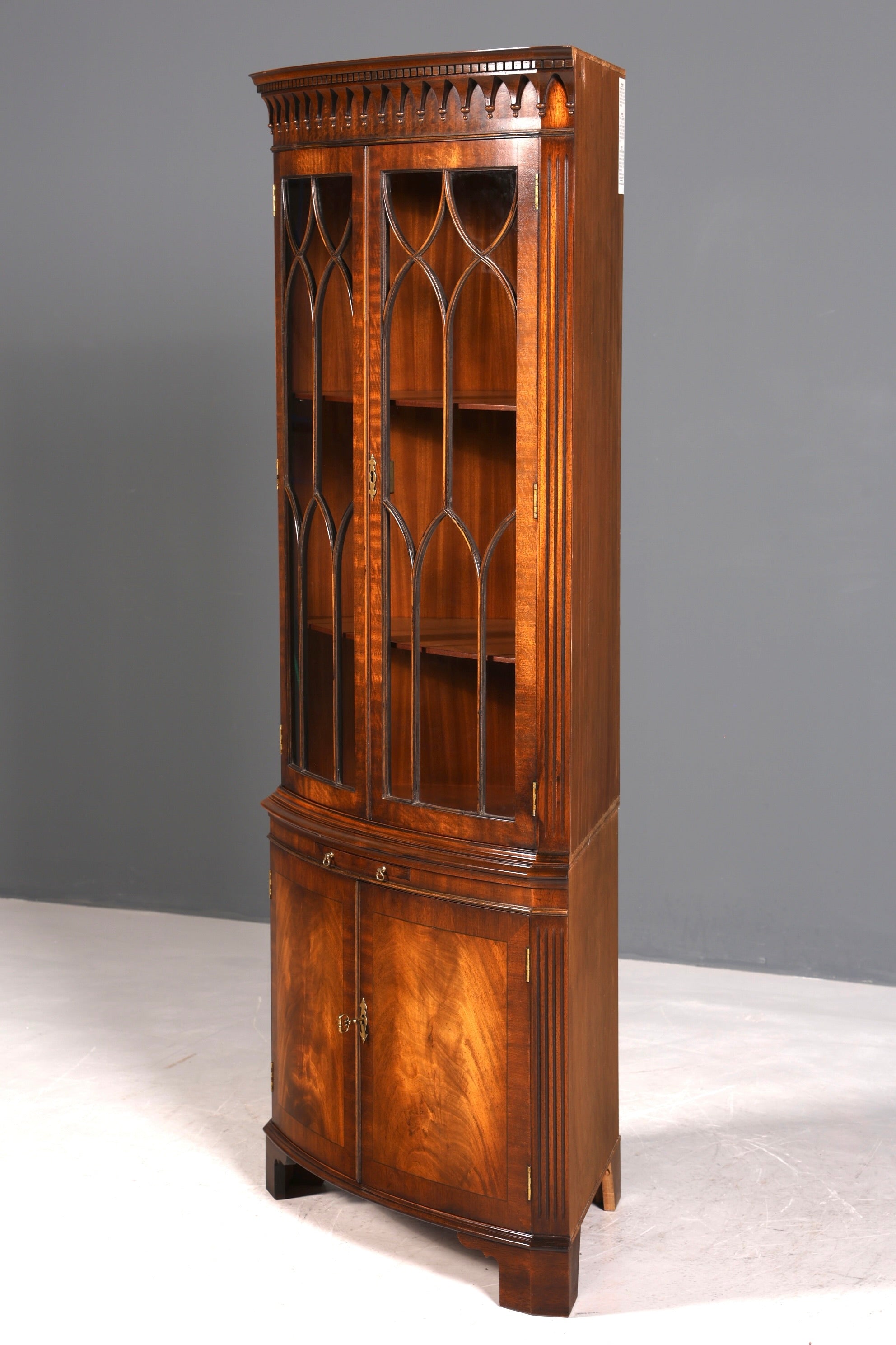 Wunderschöne Georgischer Eckvitrine Mahagoni Antik 50s echt Holz Schrank Englisch Eckschrank Glasvitrine