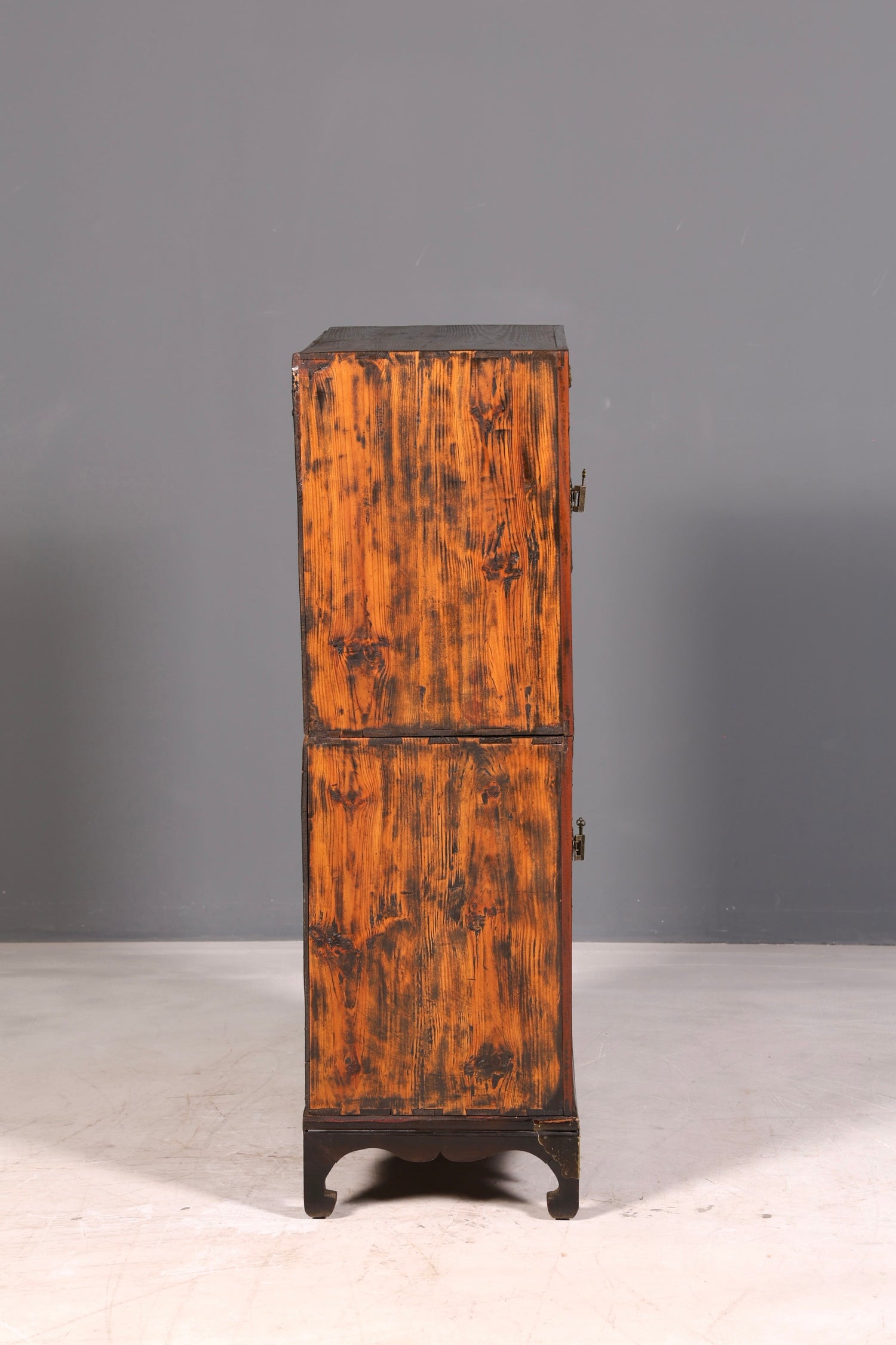 Beautiful Asian cabinet, antique chest of drawers, solid wood, genuine brass, vertiko