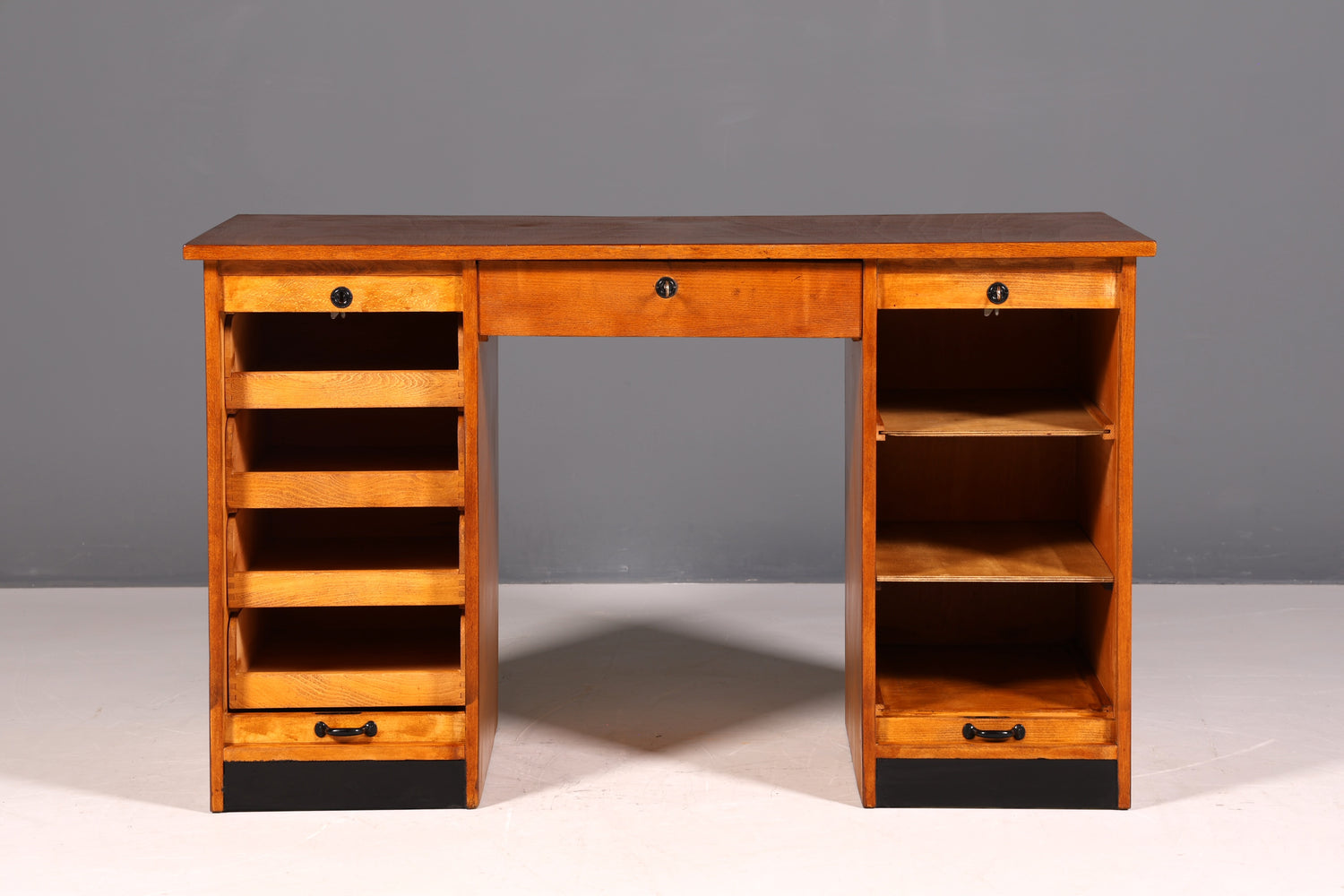 Stilvoller Bauhaus Rollladen Schreibtisch Mid Century echt Holz Bürotisch Vintage Office Table