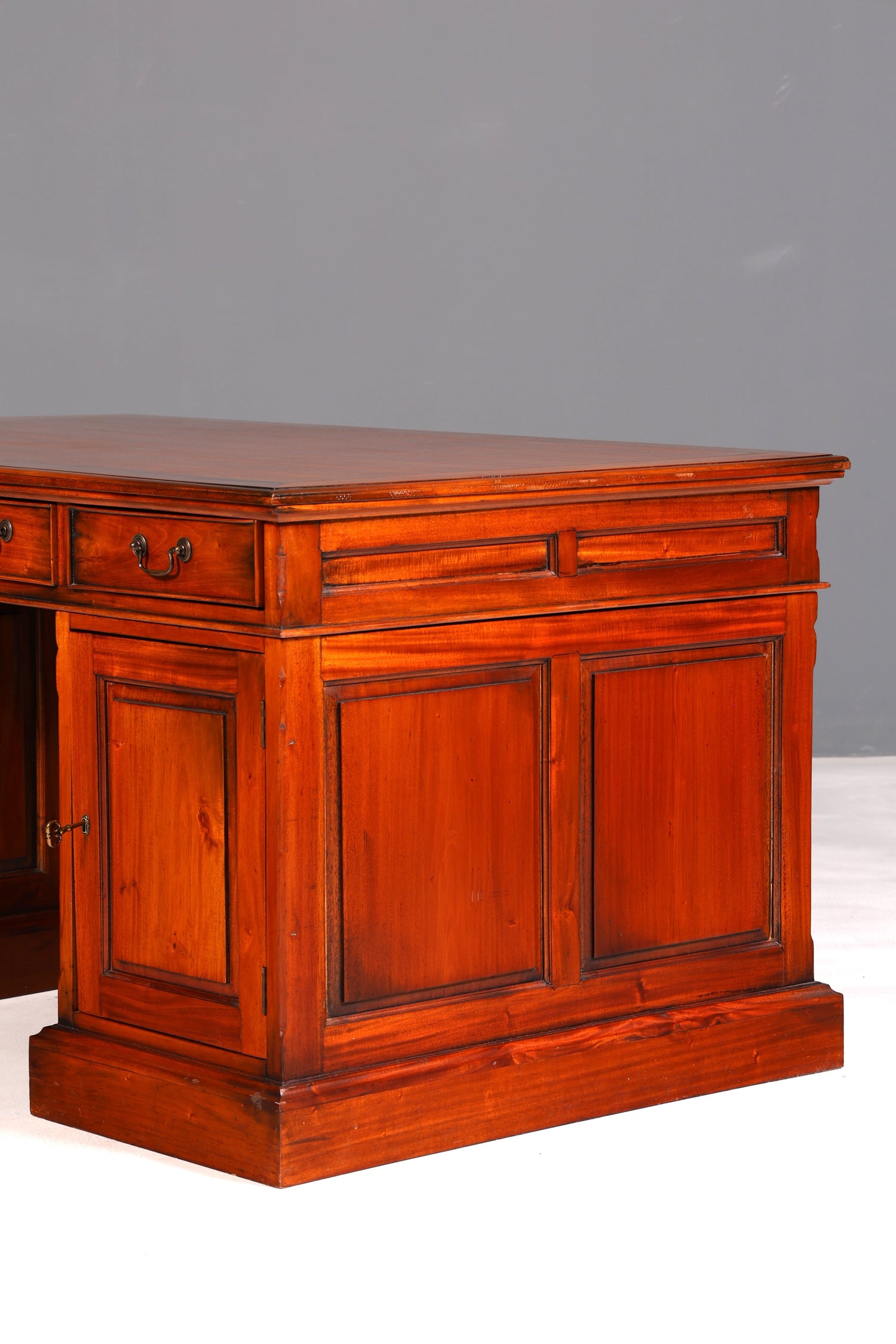 Prachtig Engels mahoniehouten bureau Kantoortafel Antiek kantoor bureau Partnerdesk Bureau
