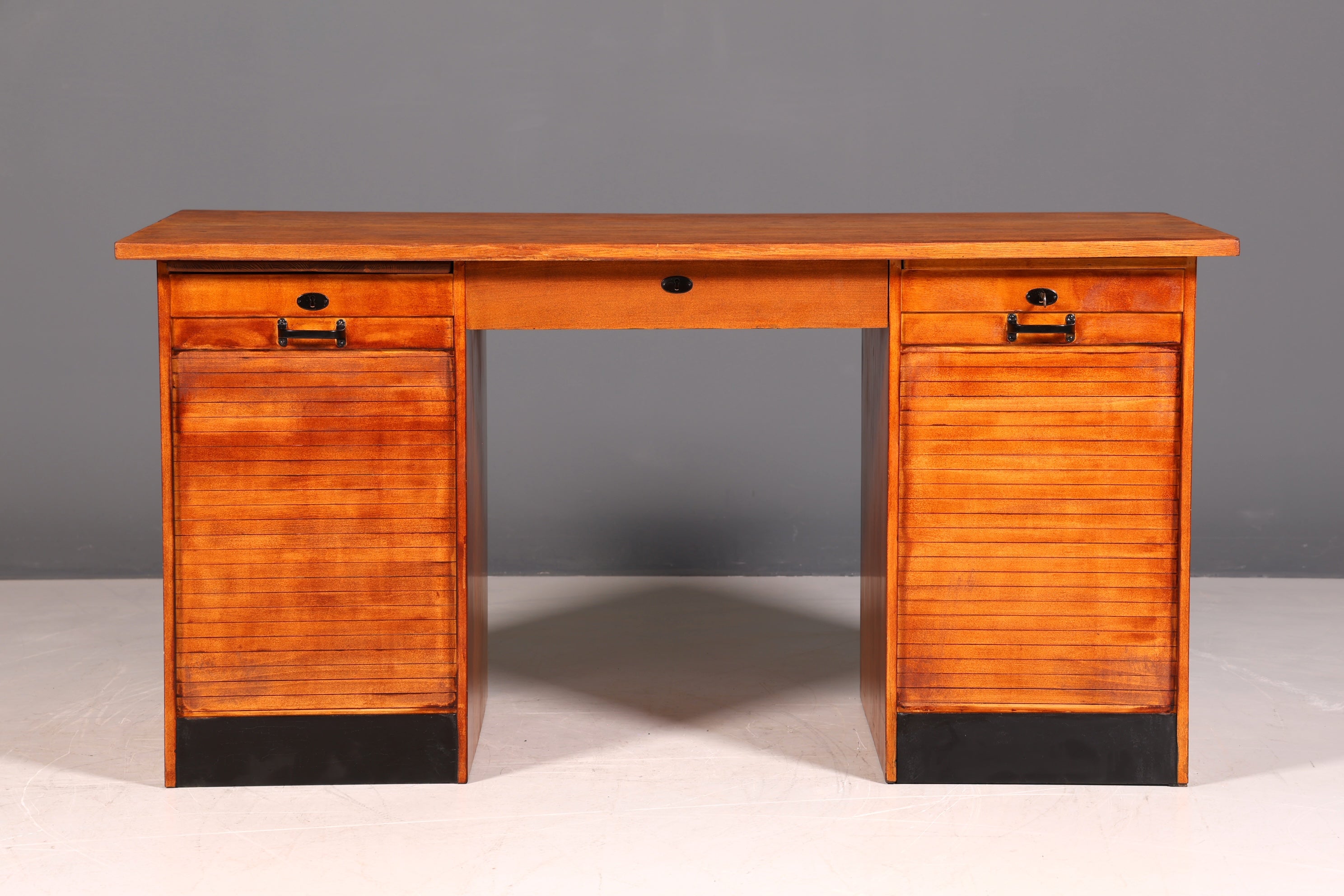 G226 Finish Wunderschöner Mid Century Schreibtisch Danish Design Bürotisch 60er Jahre Office Table (Kopie 2)