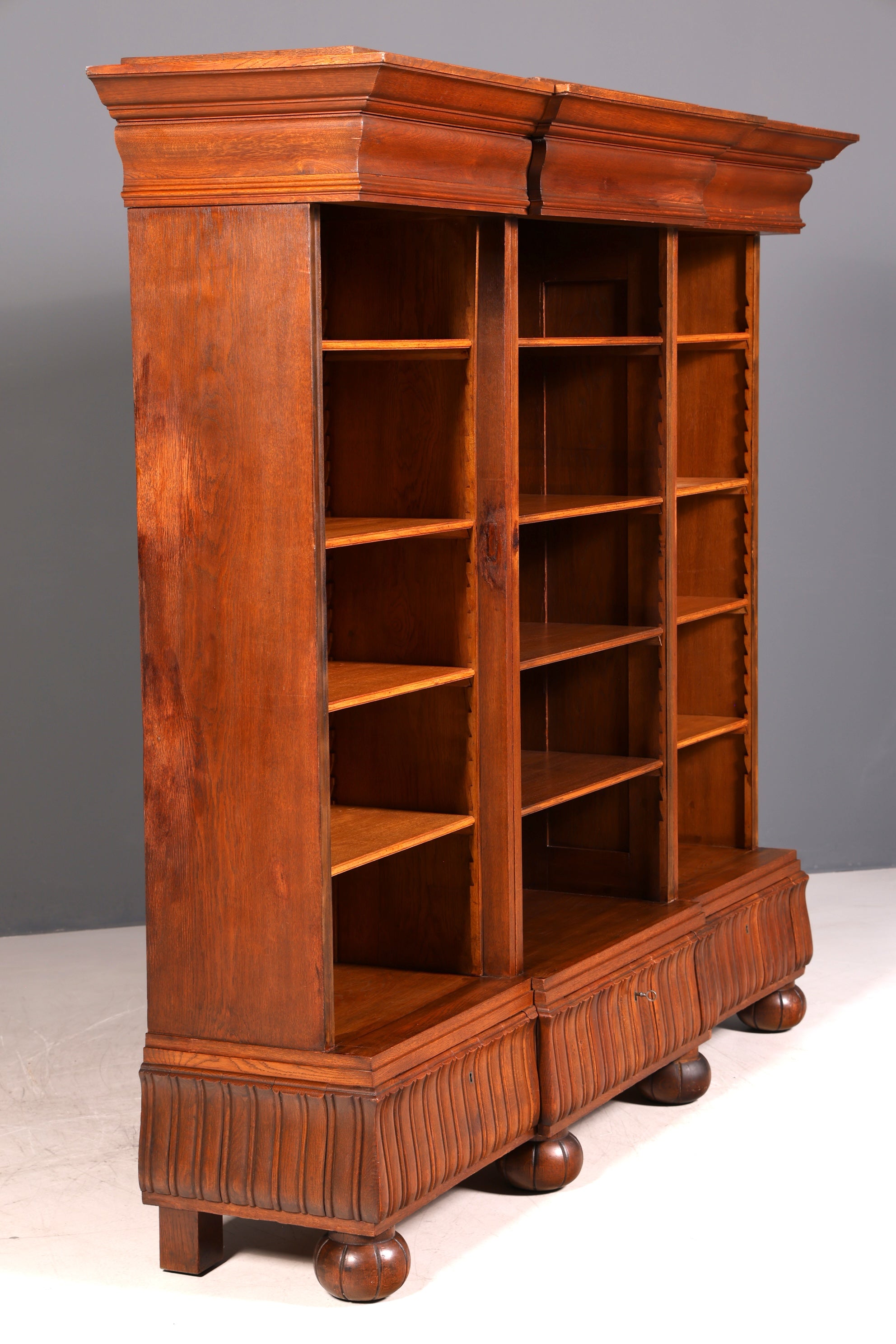 Traumhaftes Jugendstil Bücherregal Regal Gründerzeit um 1900 Antik Buchablage Eiche