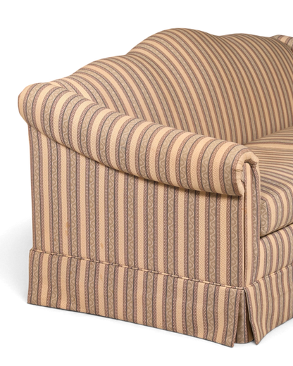 Hauptstadt Möblerei Drexel Heritage 3-Sitzer Sofa mit klassischem beigem Streifenmuster und abgerundeten Armlehnen