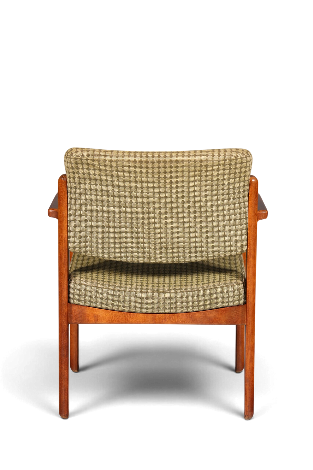 Hauptstadt Möblerei Mid Century Armlehnstuhl aus Holz mit gemustertem Stoffbezug in Vintage-Optik, Rückansicht