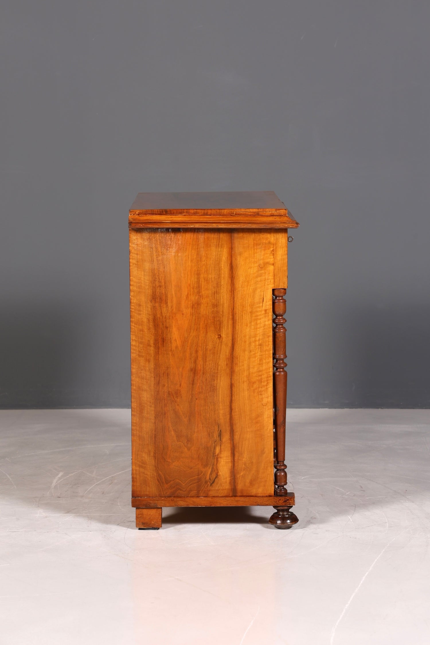 Stilvolle Gründerzeit Kommode Jugendstil Antik Sideboard Schubladenkommode Wäschekommode