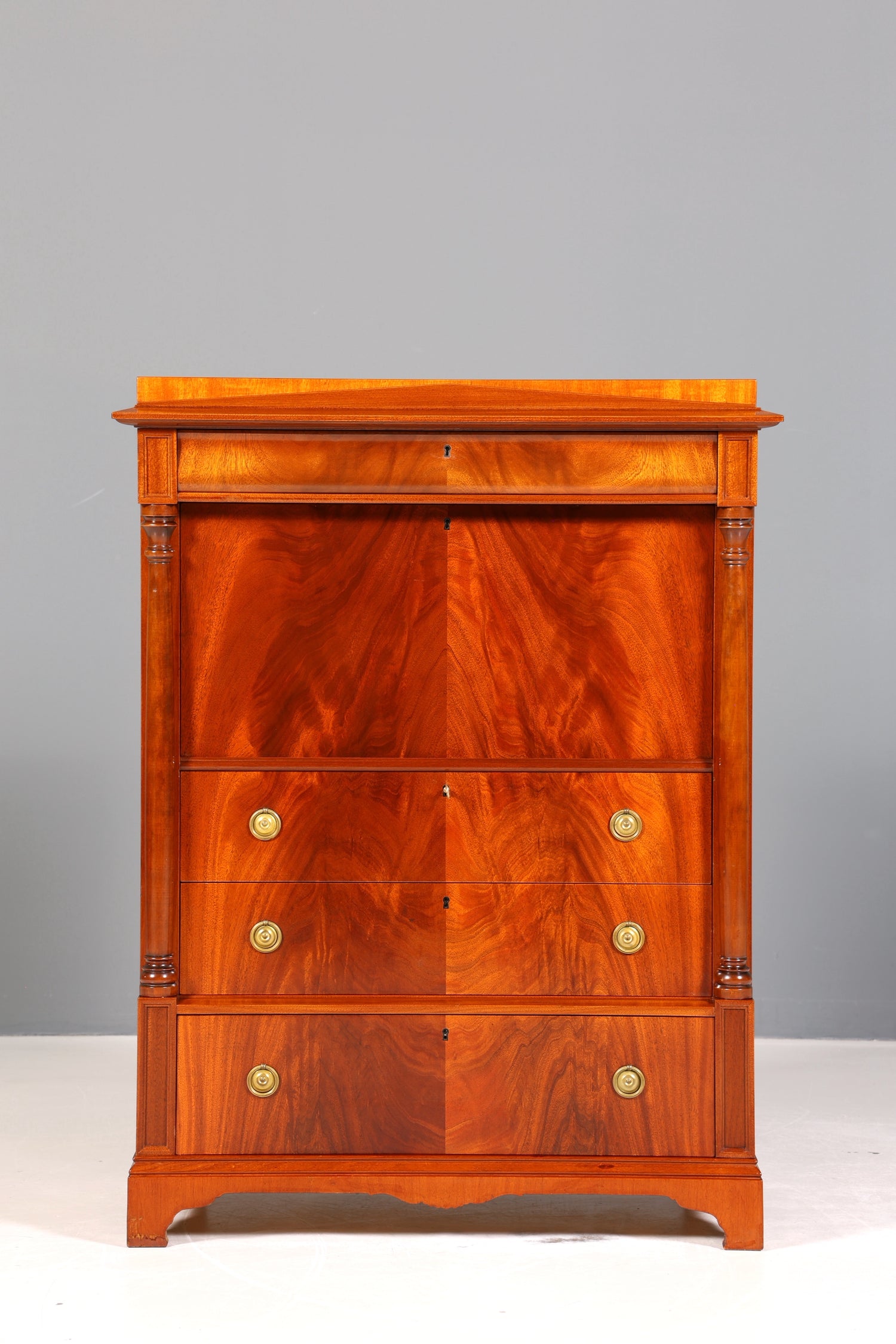 Stilvoller Sekretär im Biedermeier Stil Englisch Kommode Antik Bürokommode