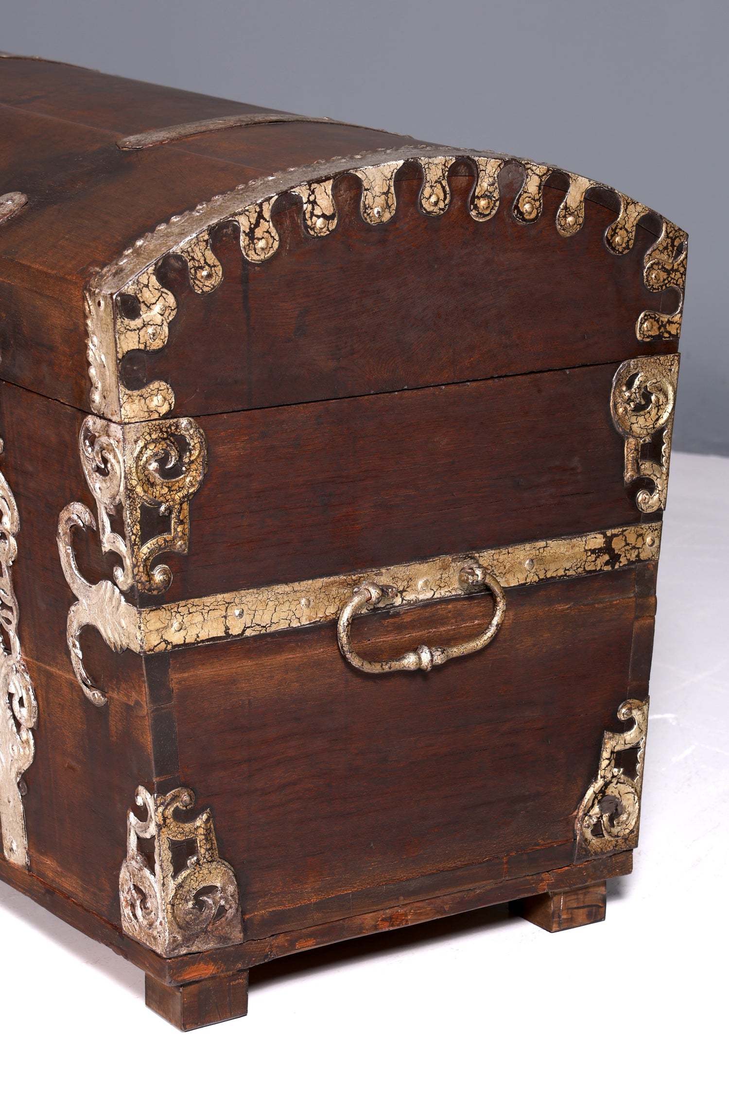 Magnificent original Baroque chest circa 1758, linen chest, solid oak wood, dowry chest, antique box