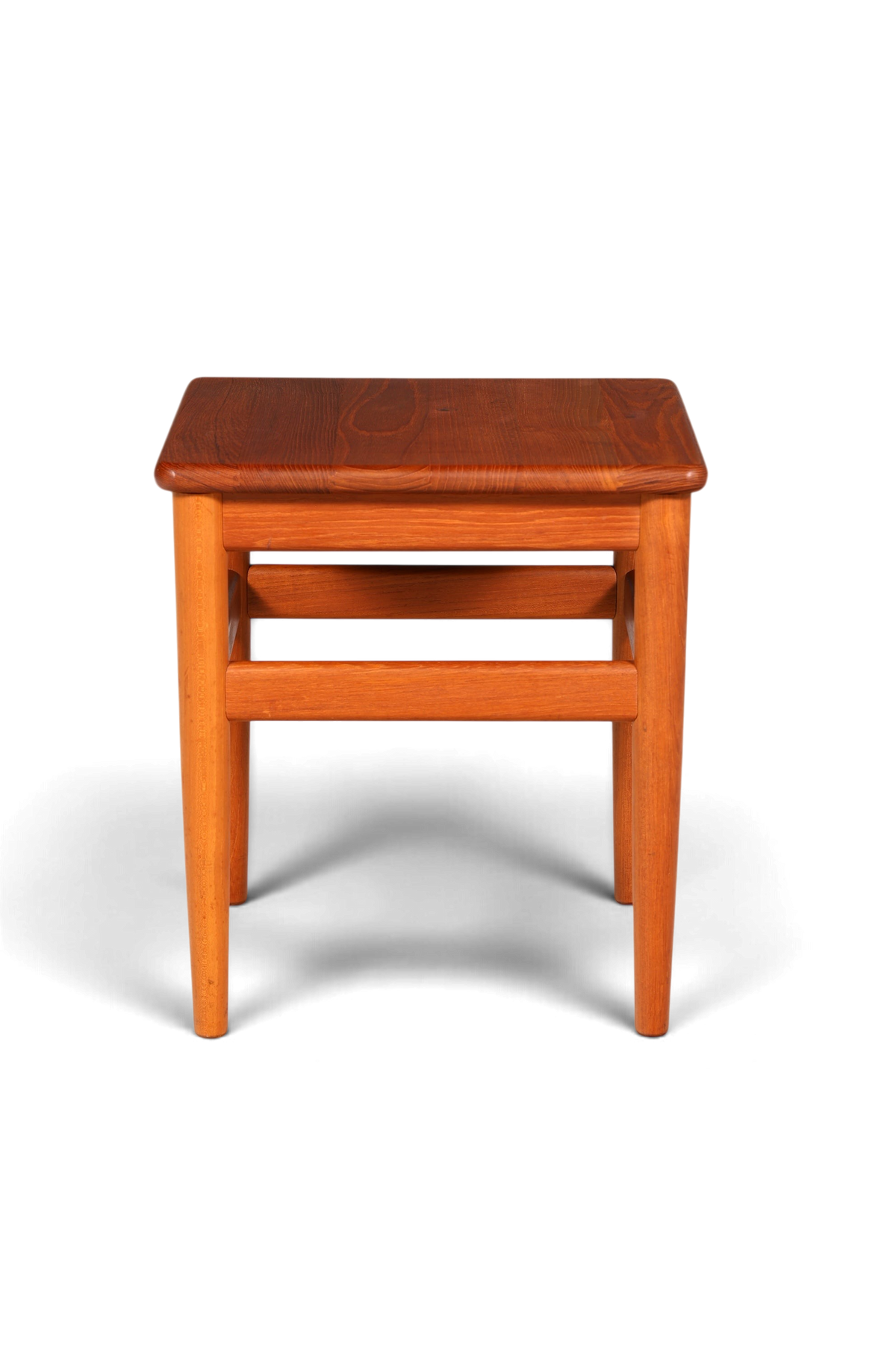 Hauptstadt Möblerei Mid-Century Beistelltisch aus Teakholz im dänischen Design mit quadratischer Platte