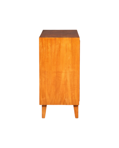 Hauptstadt Möblerei Mid Century Kommode aus massivem Holz mit konischen Beinen in Seitenansicht