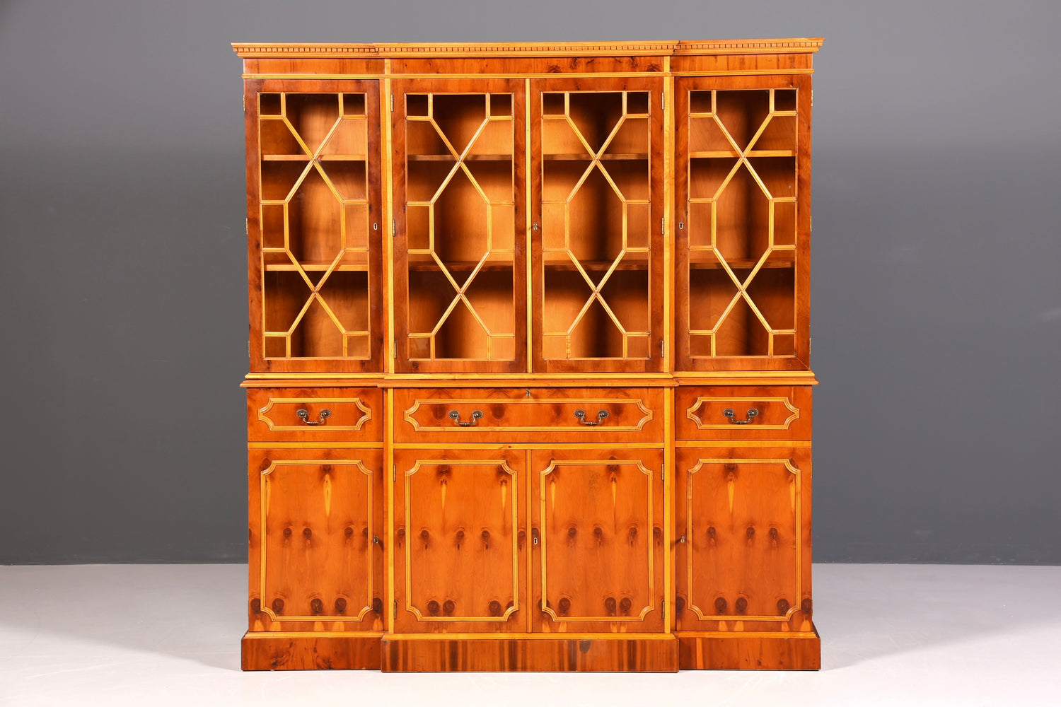 Dreamlike English display cabinet, bookcase, buffet, antique style, English yew, glass display case, library