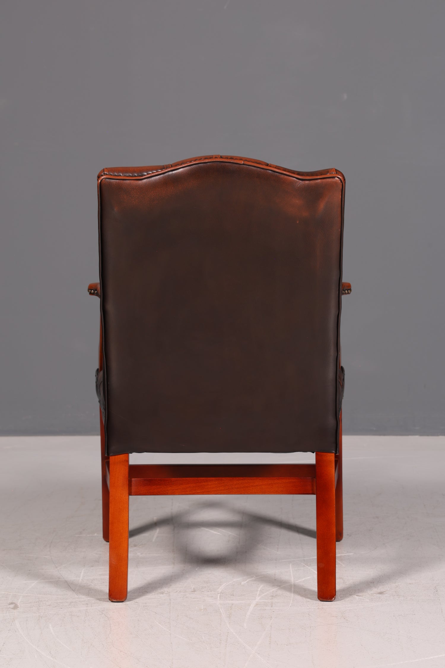 Wunderschöner Original Chesterfield Armlehnstuhl Braun Echt Leder Englisch Herrensessel Schreibtischstuhl Bürostuhl Antik