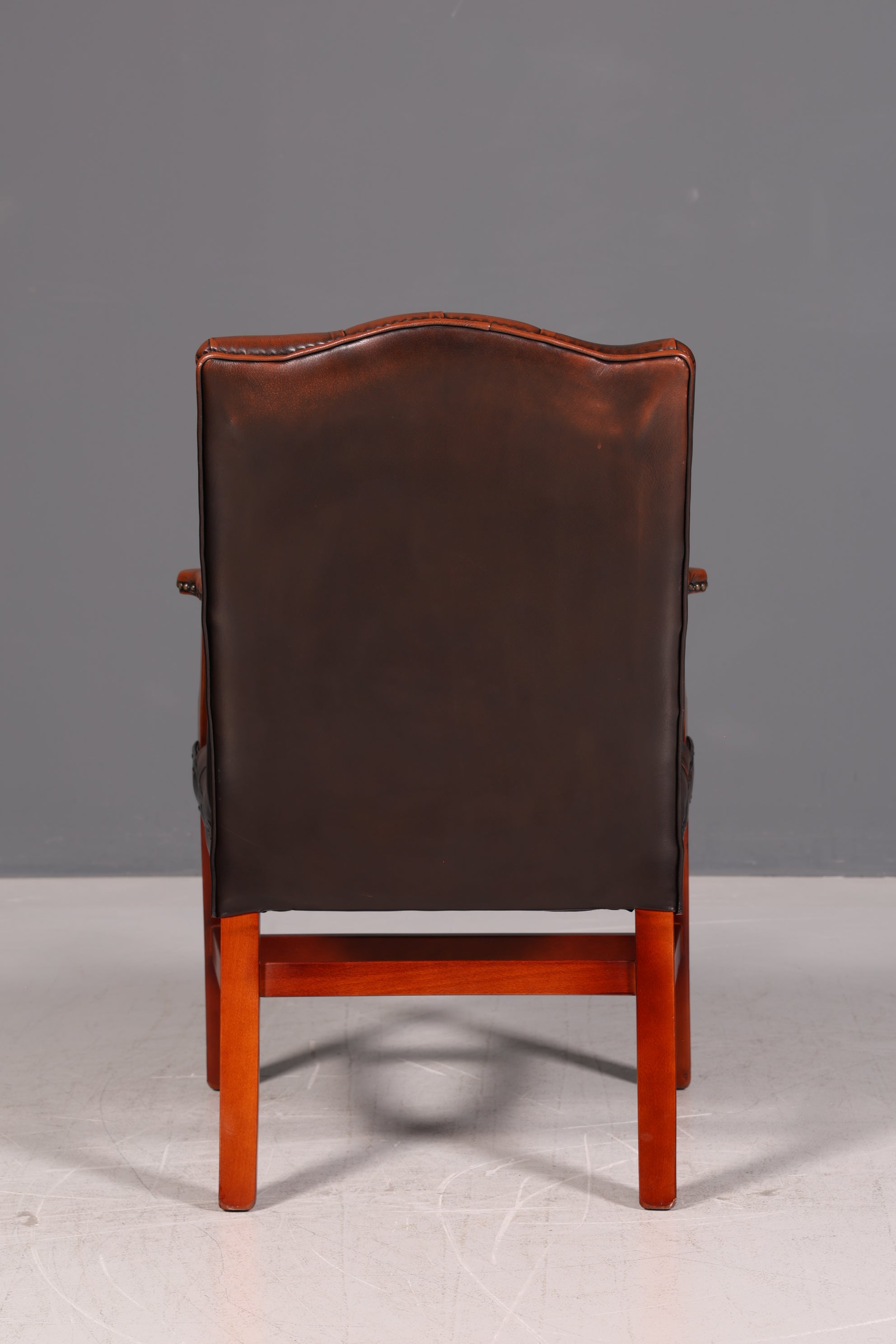 Wunderschöner Original Chesterfield Armlehnstuhl Braun Echt Leder Englisch Herrensessel Schreibtischstuhl Bürostuhl Antik